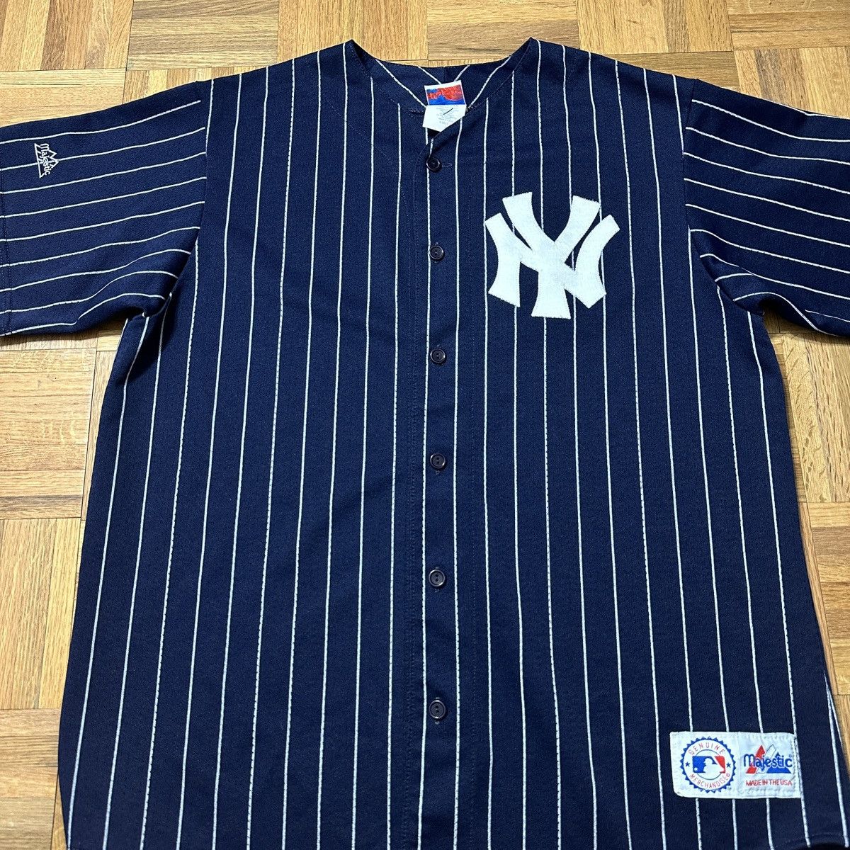 Majestic Vintage New York Yankees jersey Size US L / EU 52-54 / 3 - 3 Thumbnail