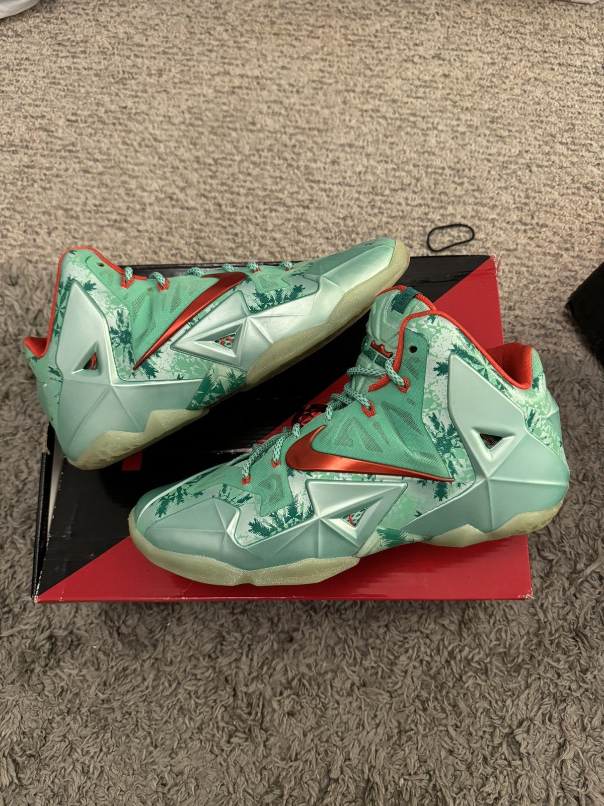 Nike LEBRON X1 “CHRISTMAS” MEN’S Size US 12 / EU 45 - 1 Thumbnail