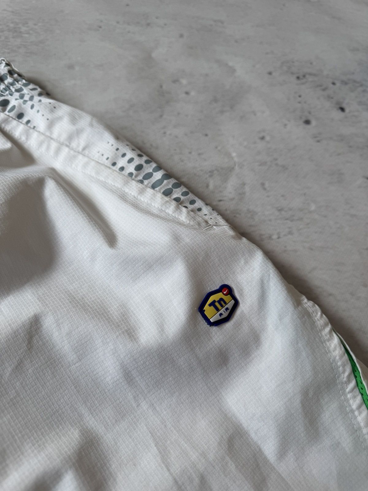 Nike × Vintage NIKE TN PLUS VINTAGE BASIC LOGO NYLON OVERSIZE BAGGY SHORTS Size US 34 / EU 50 - 4 Thumbnail