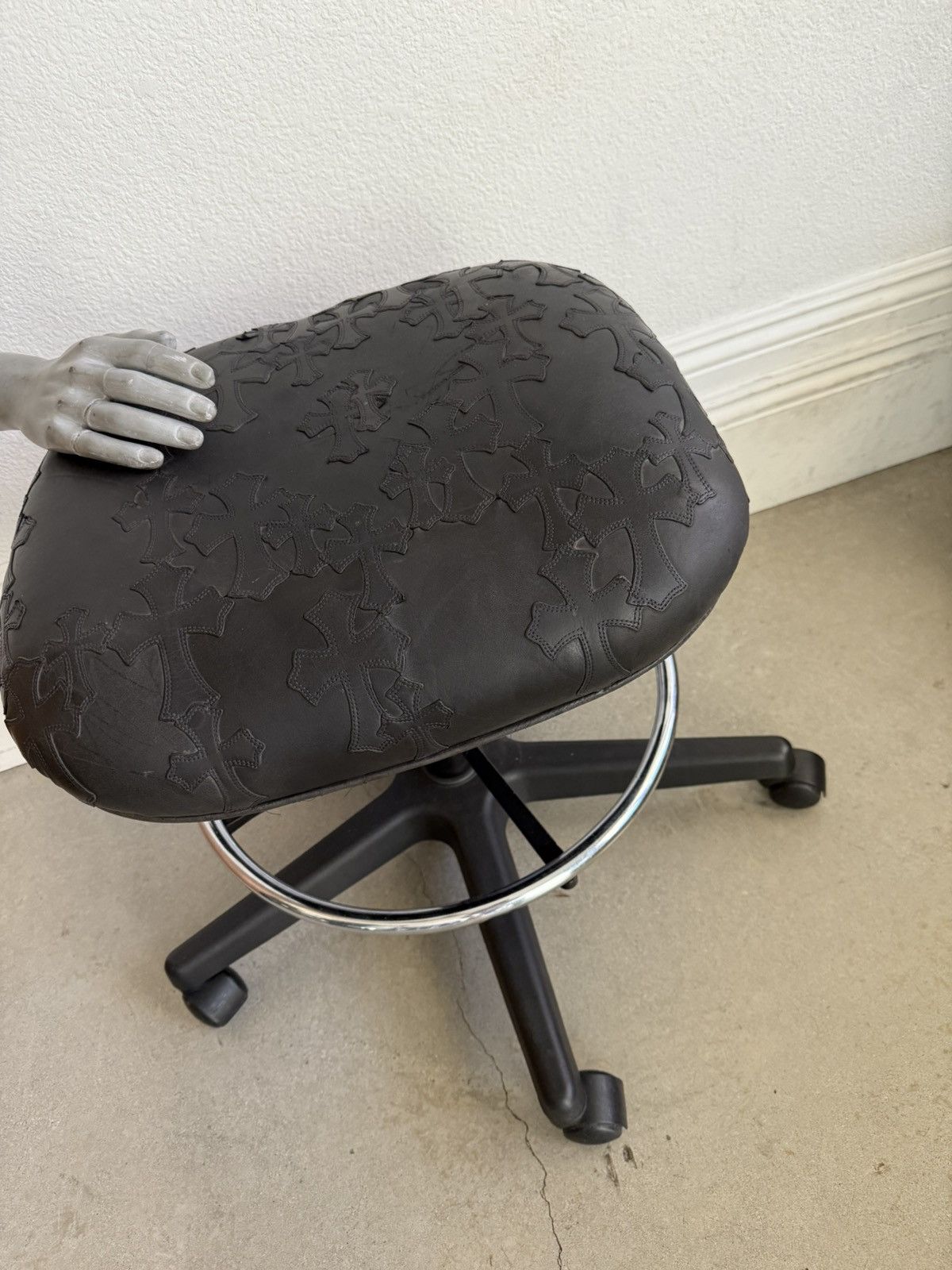 Chrome Hearts CHROME HEARTS LEATHER 50 CROSS PATCH FURNITURE STOOL CHAIR Size ONE SIZE - 1 Thumbnail