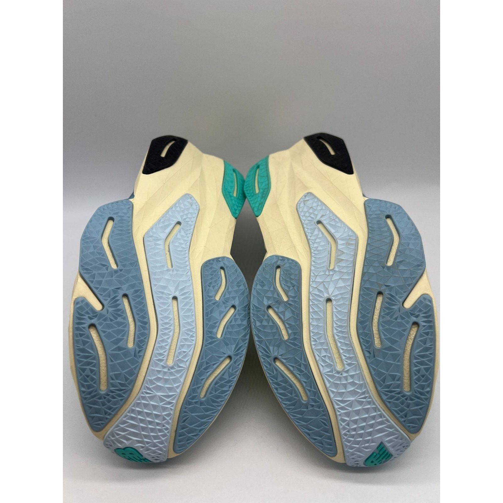 New Balance New Balance FuelCell Rebel v4 Women's Size 10.5 WFCXCH4 New Size US 10.5 / IT 40.5 - 4 Thumbnail