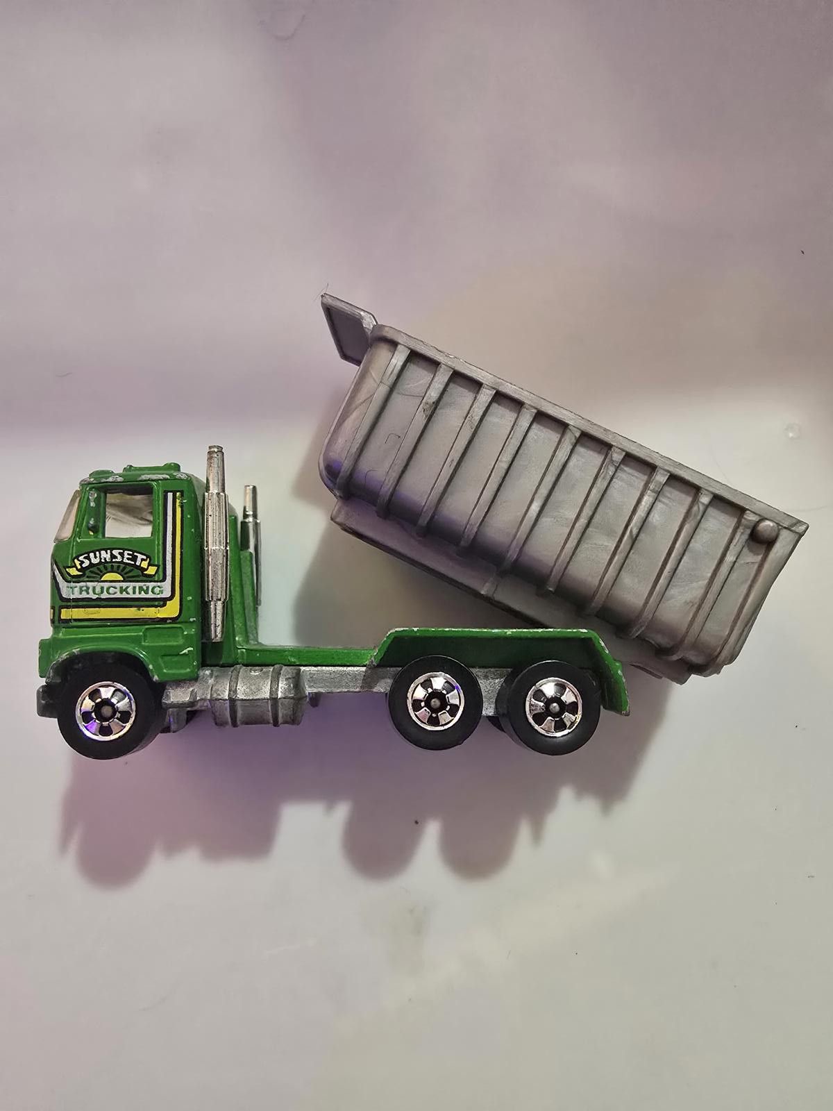 Other VINTAGE 1981 Hot Wheels Sunset Trucking Workhorses Series Size ONE SIZE - 2 Thumbnail