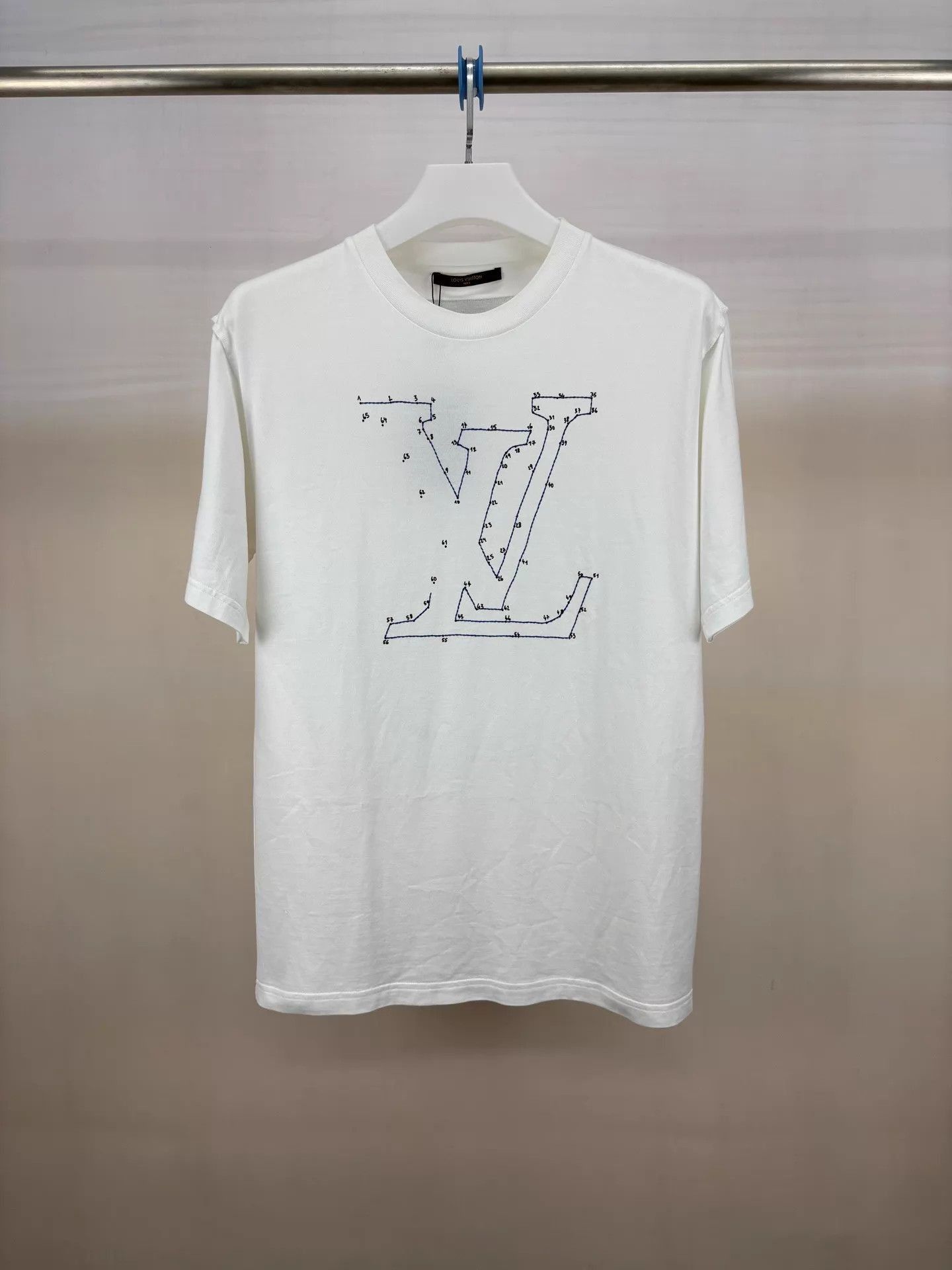 Louis Vuitton White Short-Sleeve Graphic T-Shirt Size L Size US L / EU 52-54 / 3 - 1 Thumbnail