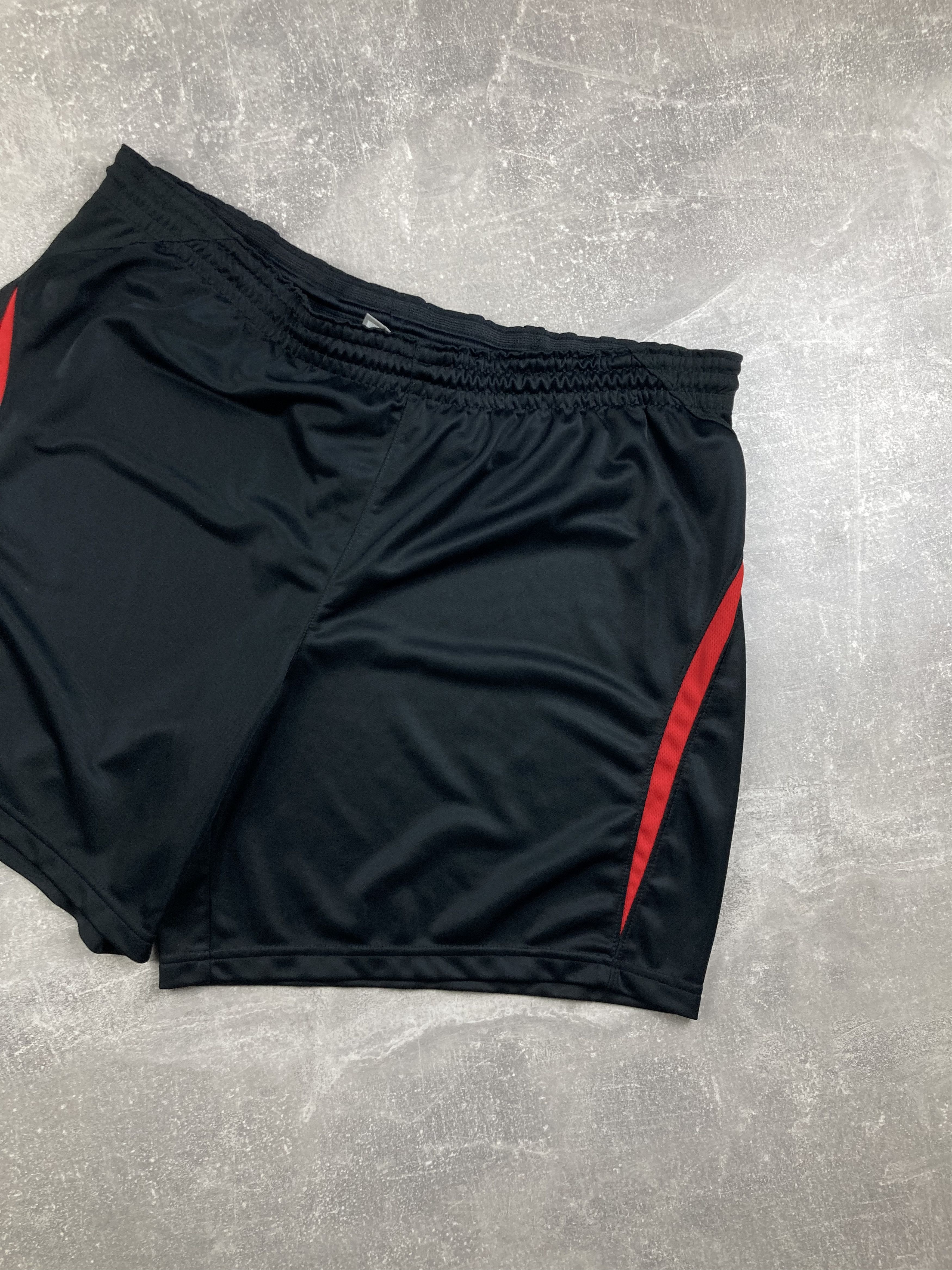 Nike Vintage Nike 90s Black Training Shorts Size US 34 / EU 50 - 3 Thumbnail