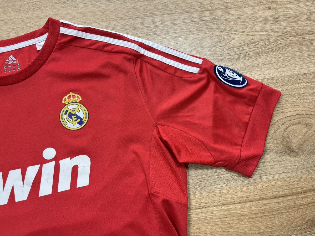 Adidas Adidas Real Madrid 2011-12 Third Kit Red T-Shirt Jersey Size US XL / EU 56 / 4 - 4 Thumbnail