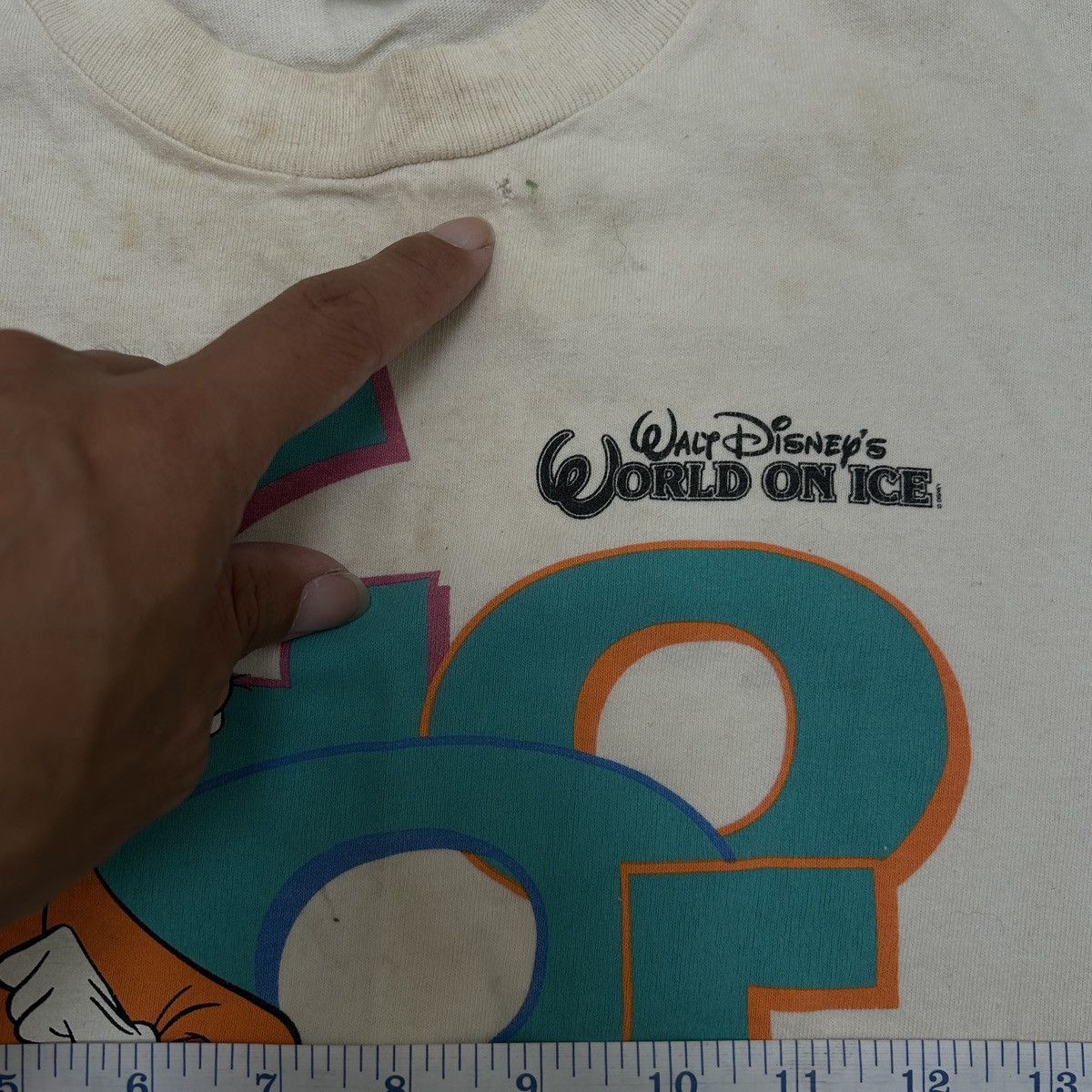 Vintage Vintage 90s Disney “Goofy – World on Ice” T-Shirt Size US L / EU 52-54 / 3 - 7 Thumbnail