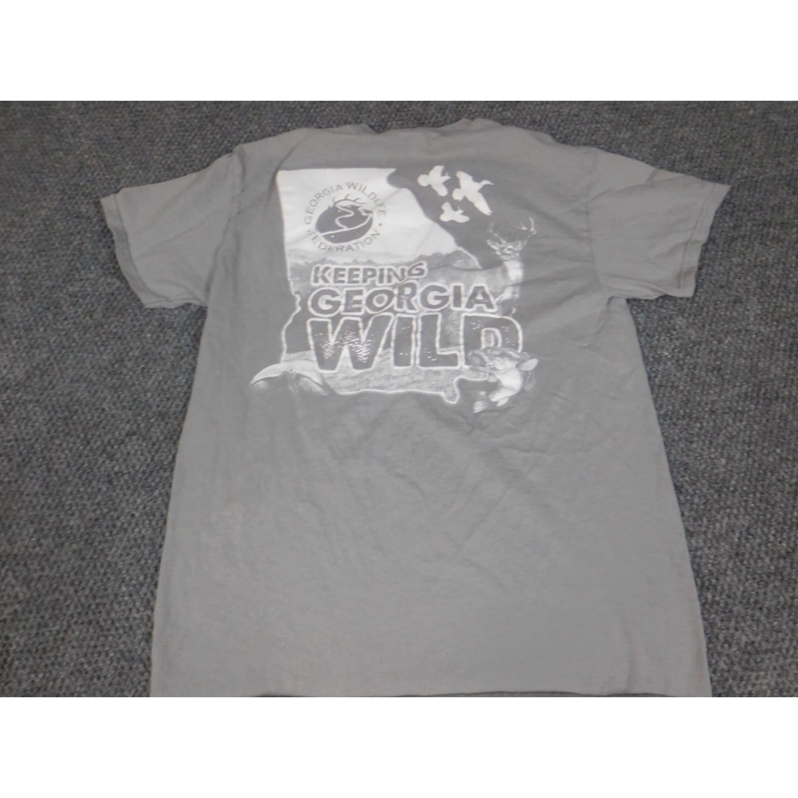 Gildan Gildan Georgia Wildlife Mens T-Shirt Short Sleeve Crew Neck Gray M Animals Dog Cotton Blend Polyester Logo Size US M / EU 48-50 / 2 - 7 Thumbnail