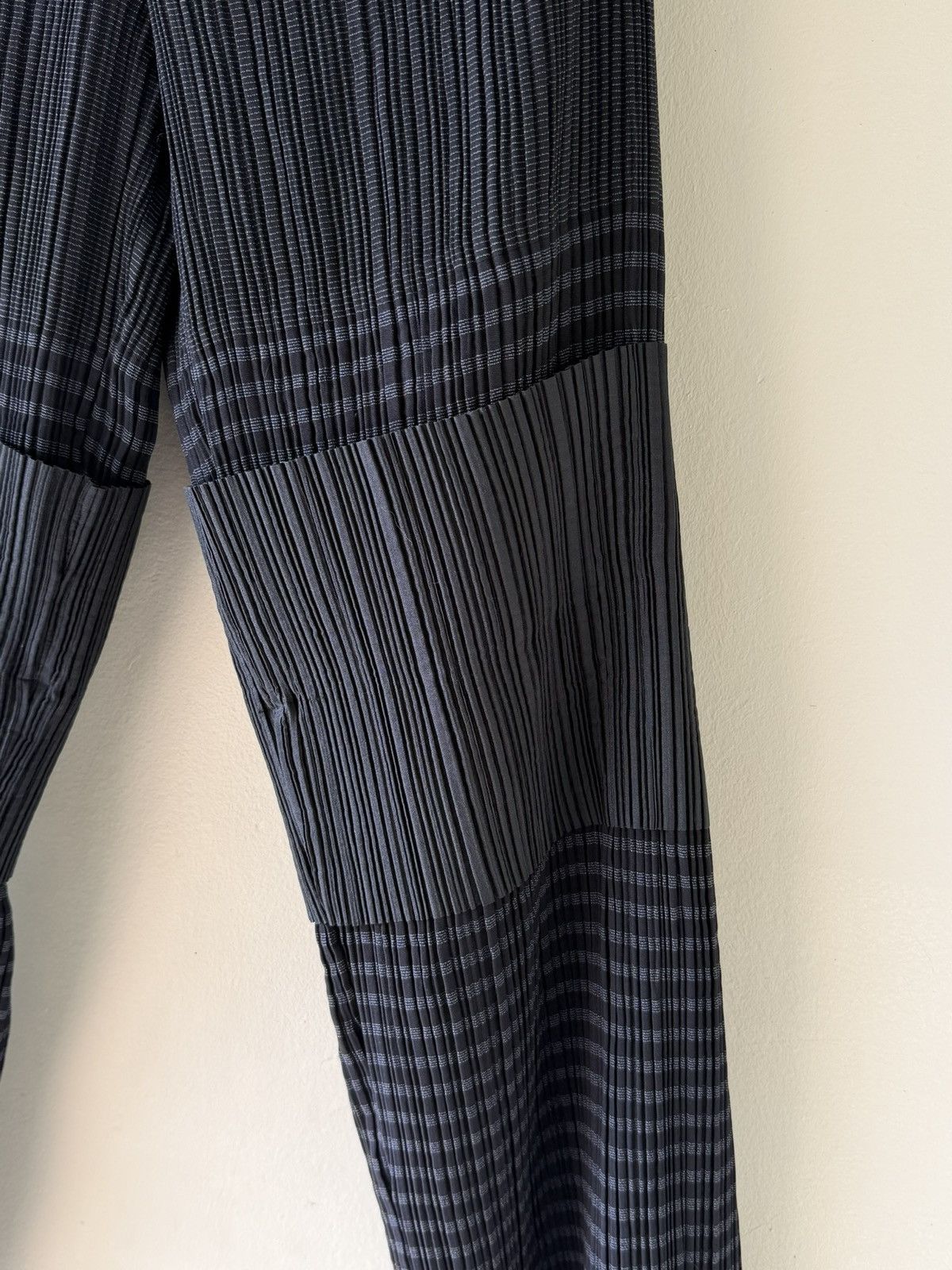 Issey Miyake Issey Miyake 90’s Pleated Pants Size US 26 / EU 42 - 5 Thumbnail