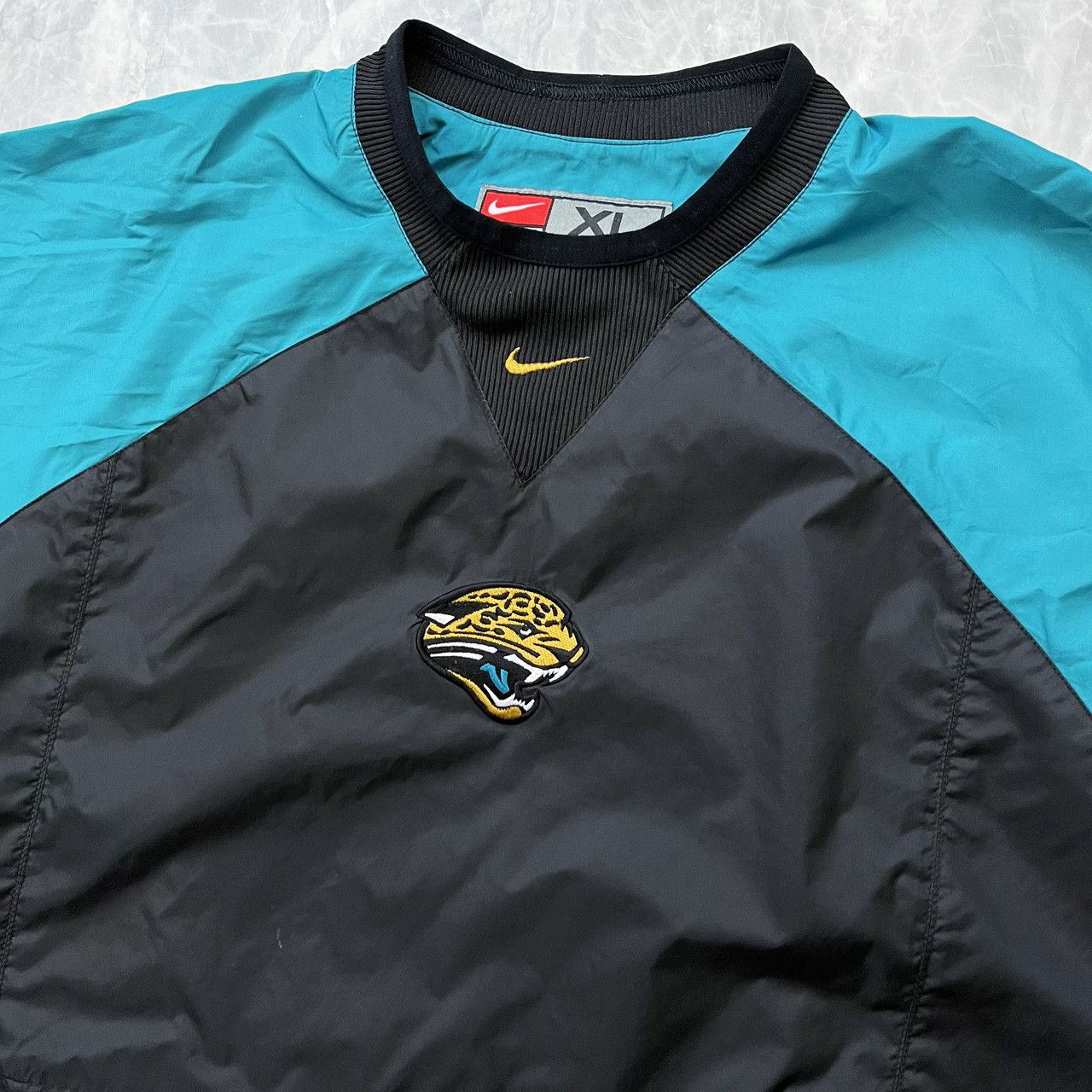 NFL × Nike × Vintage VTG 90s NFL JACKSONVILLE JAGUARS NYLON PULLOVER JACKET NIKE Size US XL / EU 56 / 4 - 2 Thumbnail