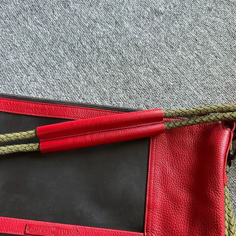 Armani Armani Dark red and black color matching crossbody shoulde Size ONE SIZE - 5 Thumbnail