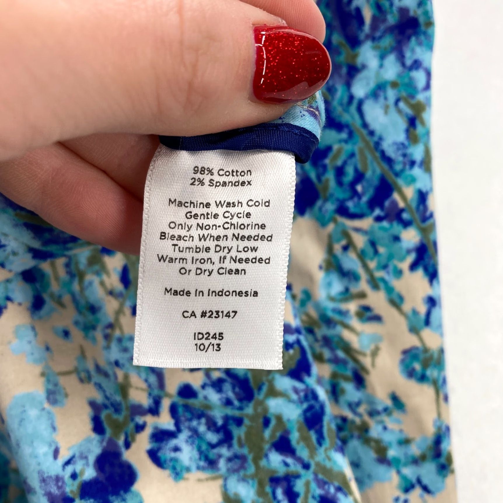 Talbots **Talbots Signature Blue Floral Ankle Pants Women's 12 NWT** User: **Talbots Signature Ankle Pants Women's 12 Blue Floral NWT** Size 34" / US 12 / IT 48 - 6 Thumbnail