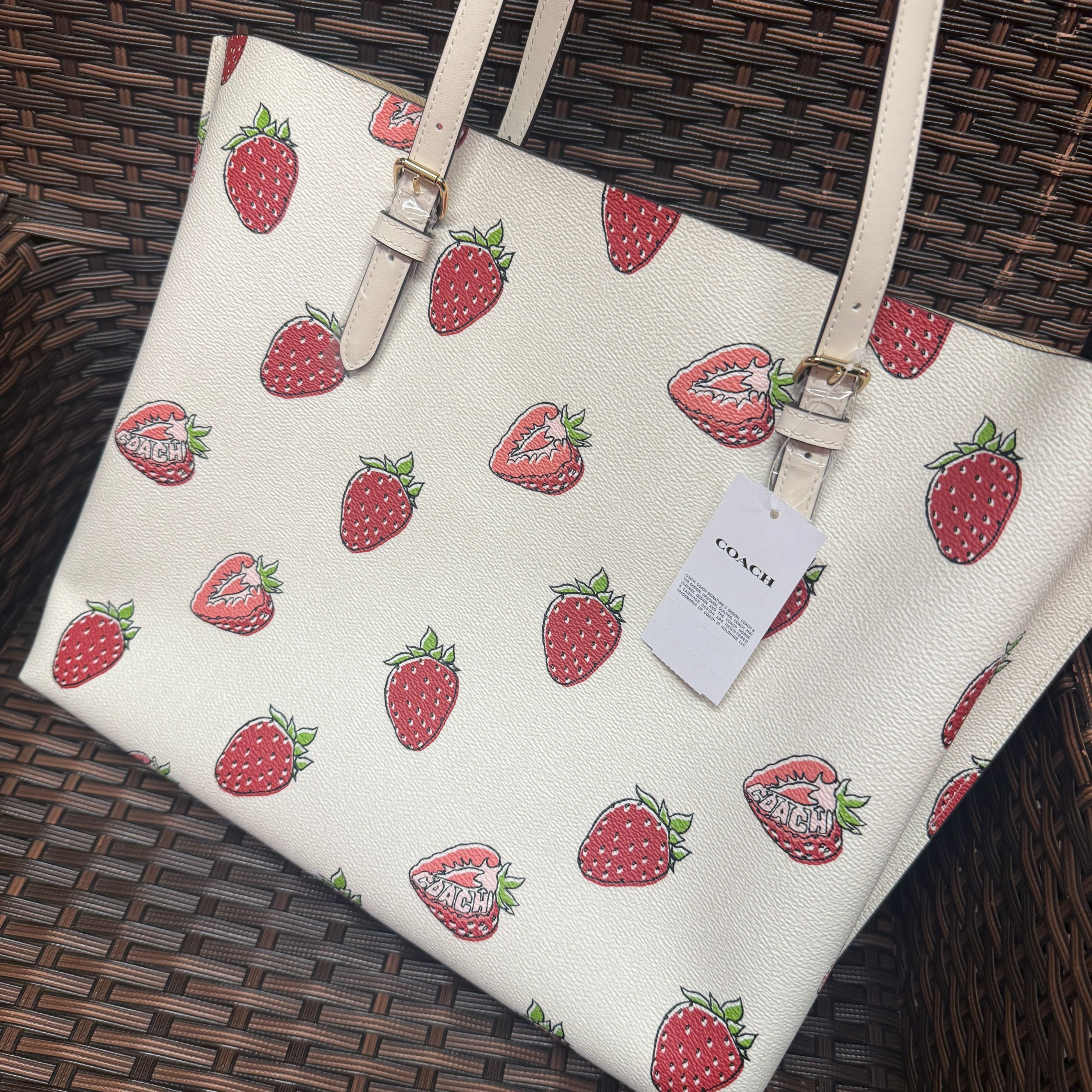 coach Mollie Tote Bag With Strawberry Print caq65