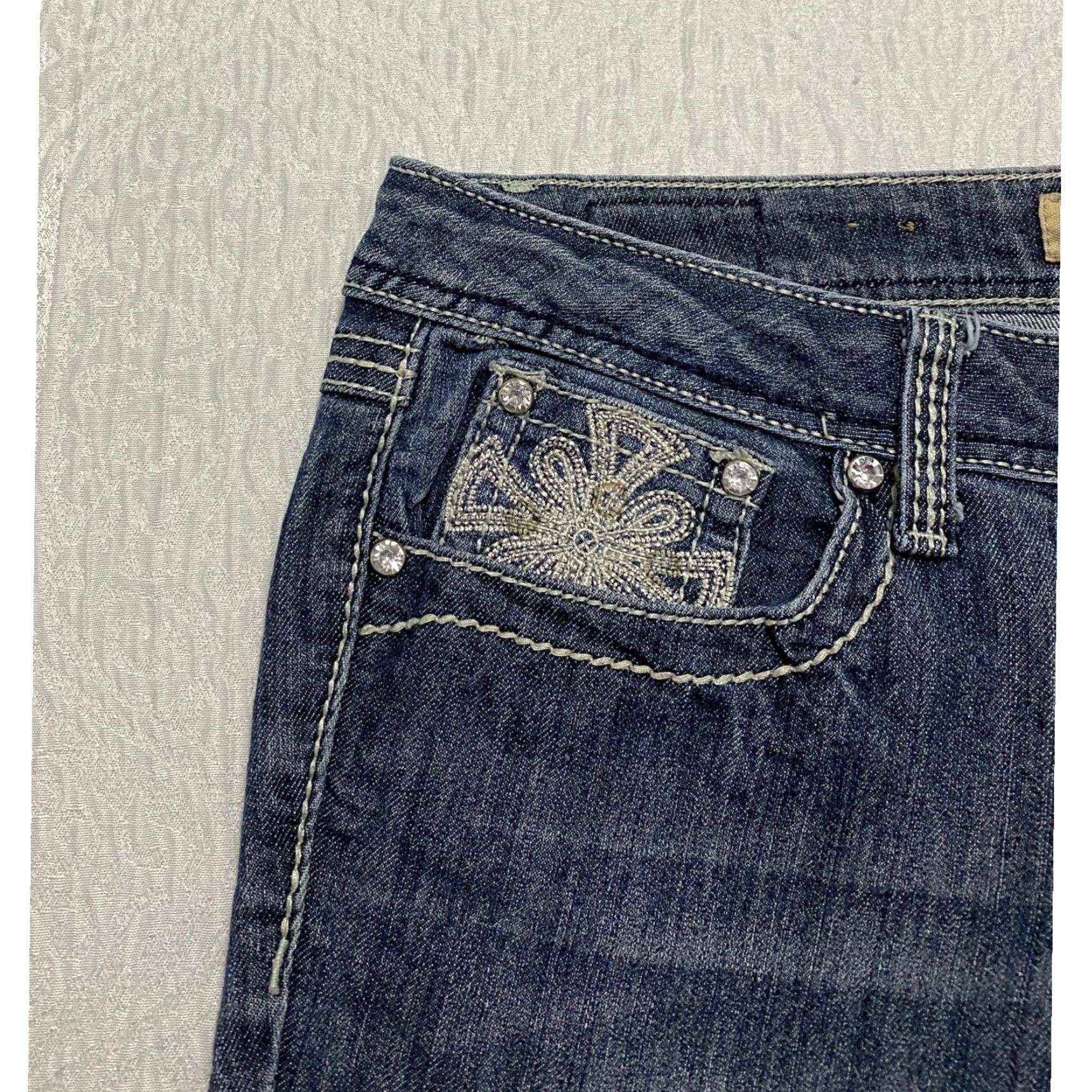 Vintage Earl Jean Jeans Bootcut Women's 4 Blue Embroidered Rhinestone Pockets Slim Stretch Distressed 5-Pocket Denim Mid Rise Inseam 30 Size 27" / US 4 / IT 40 - 4 Thumbnail