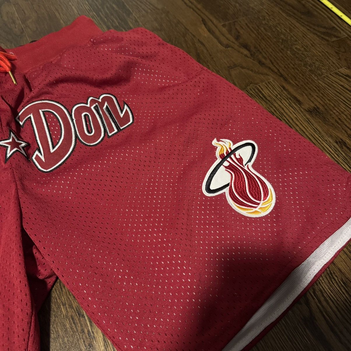Other Miami Heat Don Shorts Size US 30 / EU 46 - 3 Thumbnail