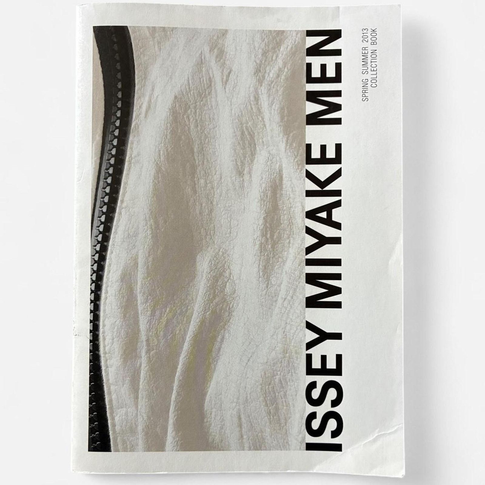 Issey Miyake × Pleats Please Issey Miyake Issey Miyake Men spring summer 2013 collection look book Size ONE SIZE - 1 Thumbnail