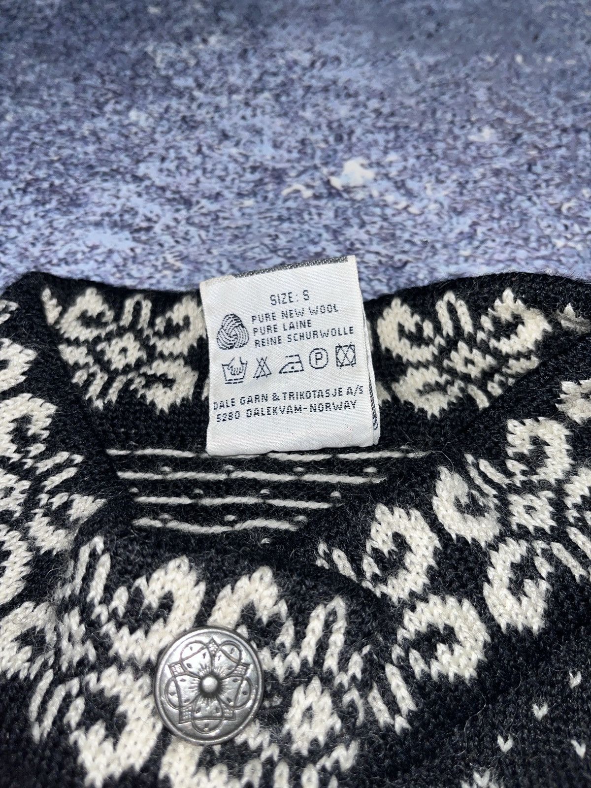 Dale Of Norway Vintage Dale Of Norway Cardigan Knitted Fair Isle Clasps Size US S / EU 44-46 / 1 - 5 Thumbnail
