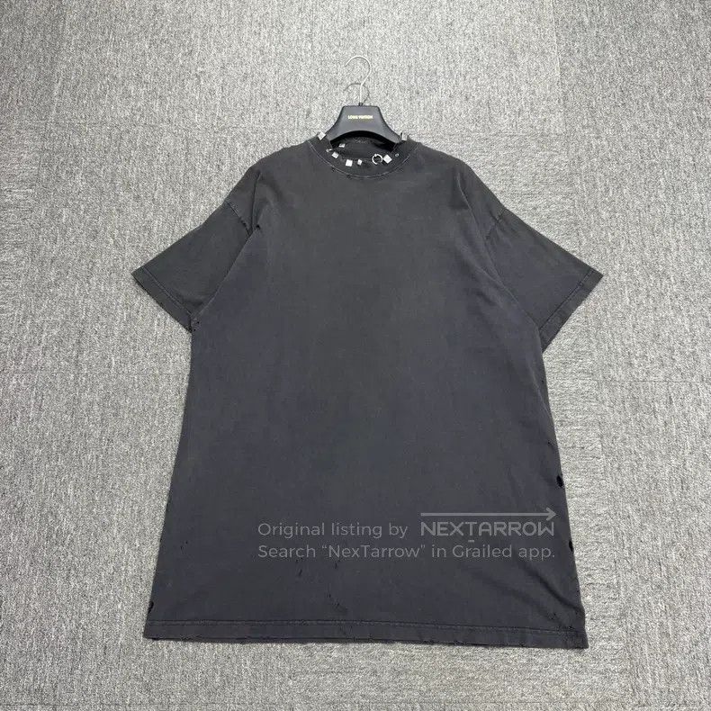 Balenciaga Balenciaga Ring Hole Destroyed Short Sleeve Size US M / EU 48-50 / 2 - 1 Thumbnail
