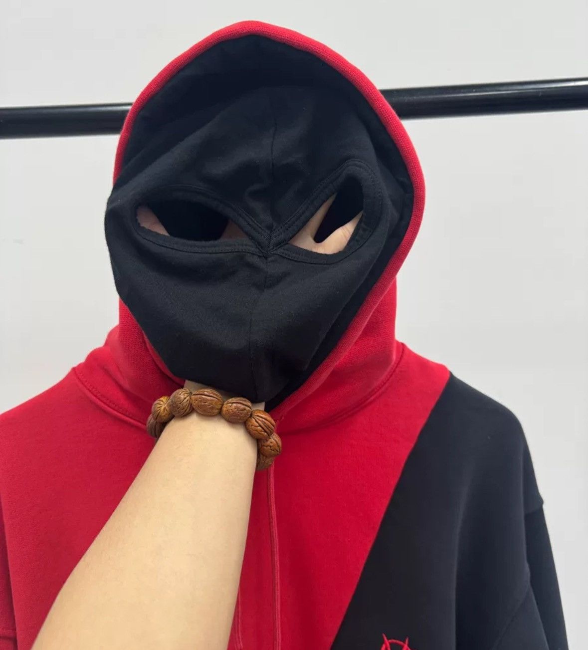 Vetements Vetements 19FW Thick Mask Anarchism Hoodie2412-Nextarrow Size US S / EU 44-46 / 1 - 3 Thumbnail