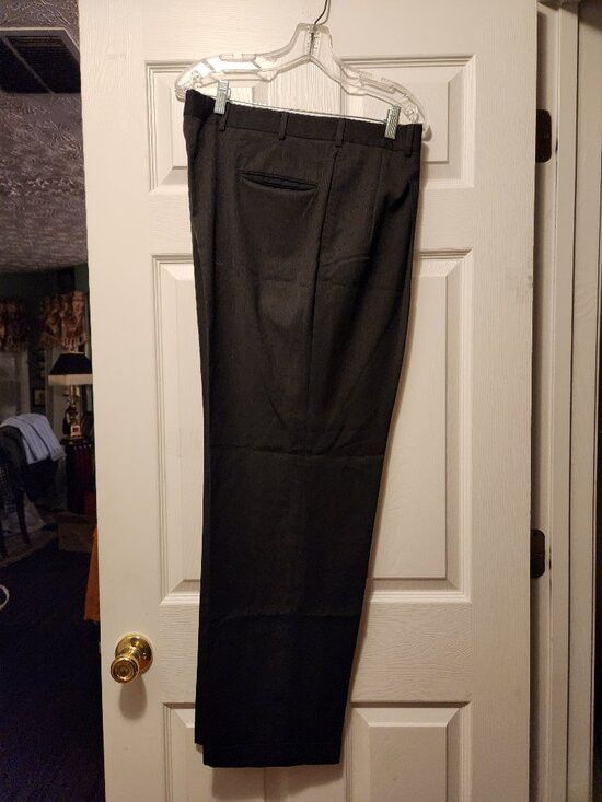 Jos. A. Bank Jos.a.bank men's charcoal 100%wool dress pants size: 38/31 Size 38R - 1 Thumbnail