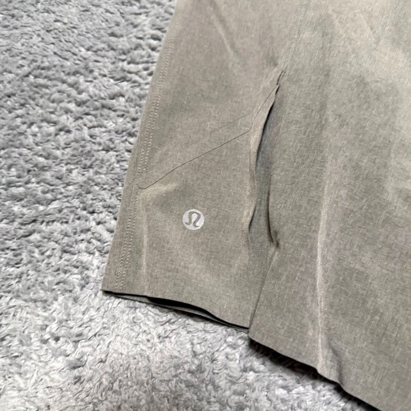 Lululemon Lululemon Assert Shorts Mens XL Linerless Gray Performance Running Size US 36 / EU 52 - 4 Thumbnail