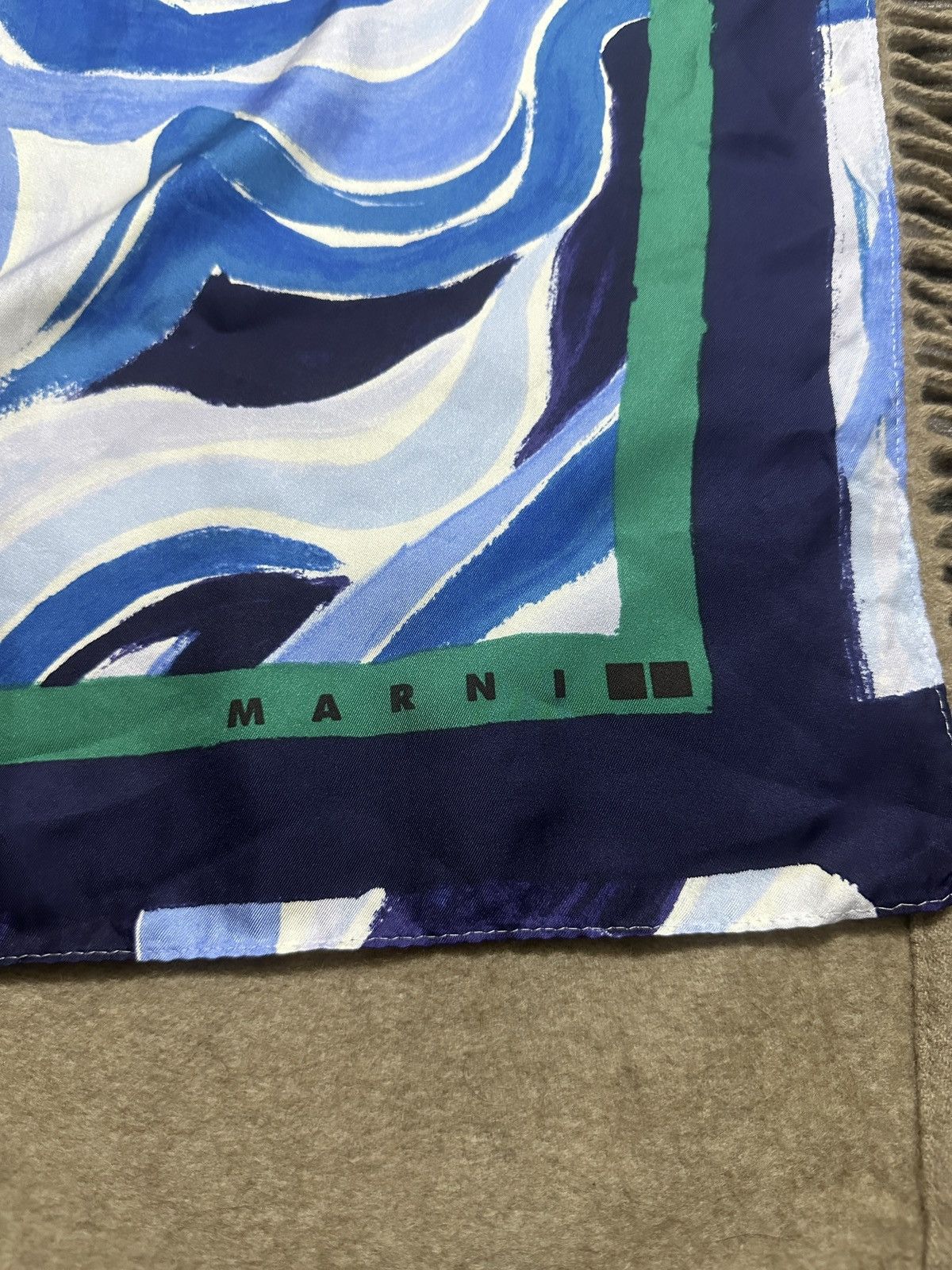 Marni AW22 Marni x Uniqlo Abstract Silk Scarf (Winter Collection) Size ONE SIZE - 3 Thumbnail