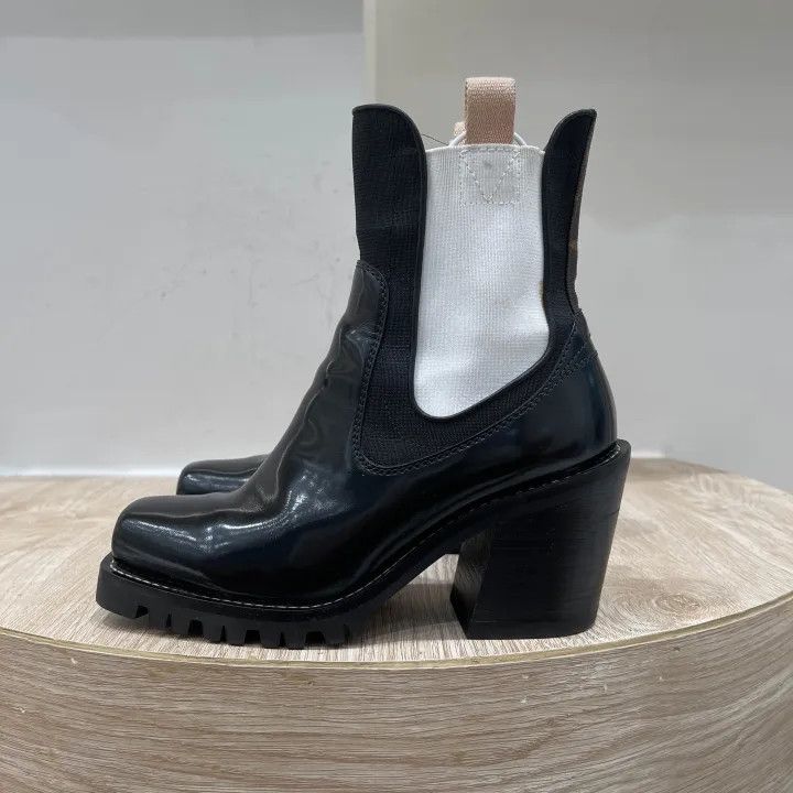 Louis Vuitton Louis Vuitton Black and White Ankle Boots 0079 Size US 7 / IT 37 - 1 Thumbnail