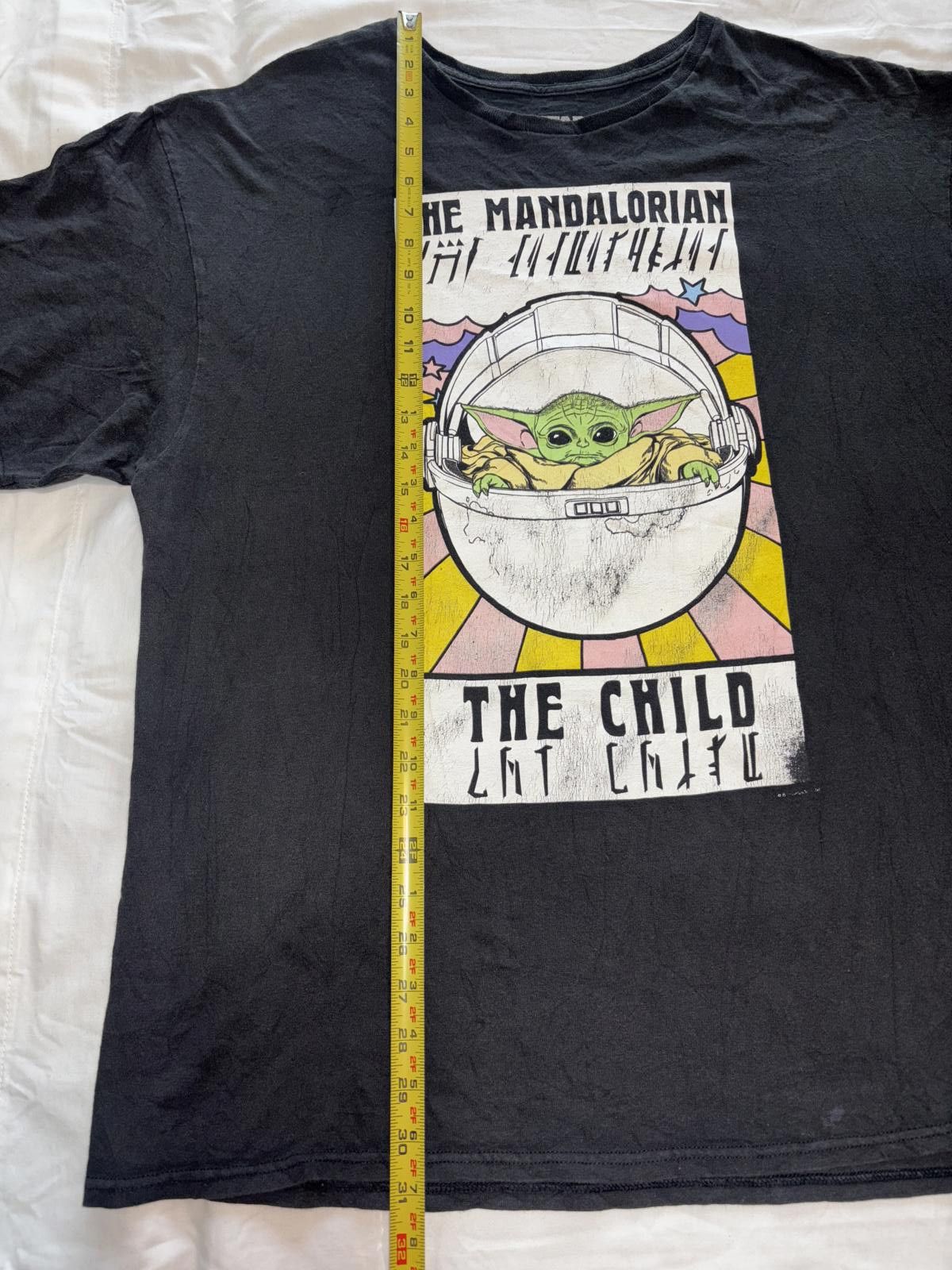 Star Wars Vintage The Mandalorian 'The Child' Graphic Tee - Size XL Size US XL / EU 56 / 4 - 6 Thumbnail