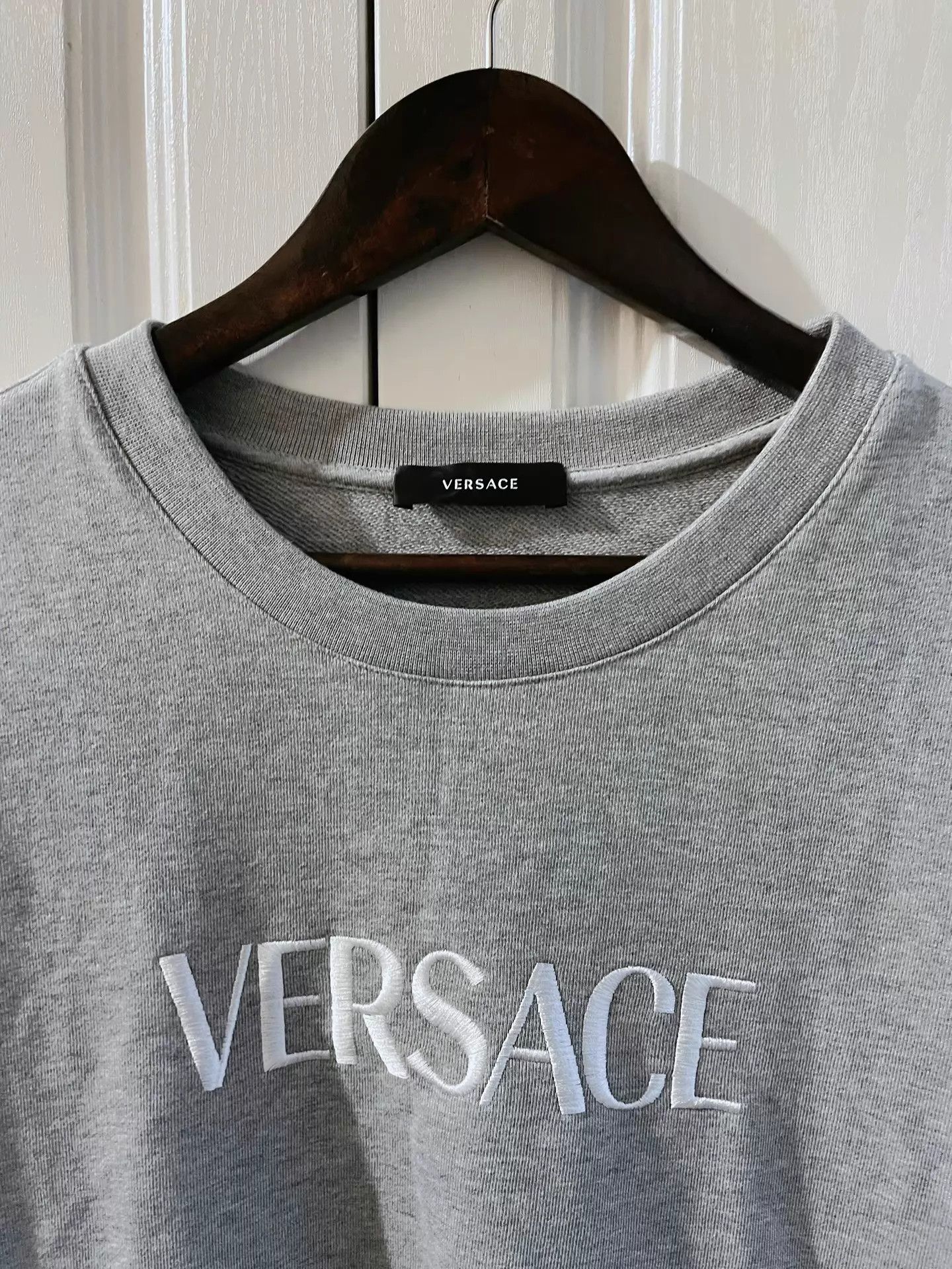 Versace Versace Runway Knit Embroidered Logo Sweatshirt Size US XL / EU 56 / 4 - 3 Thumbnail