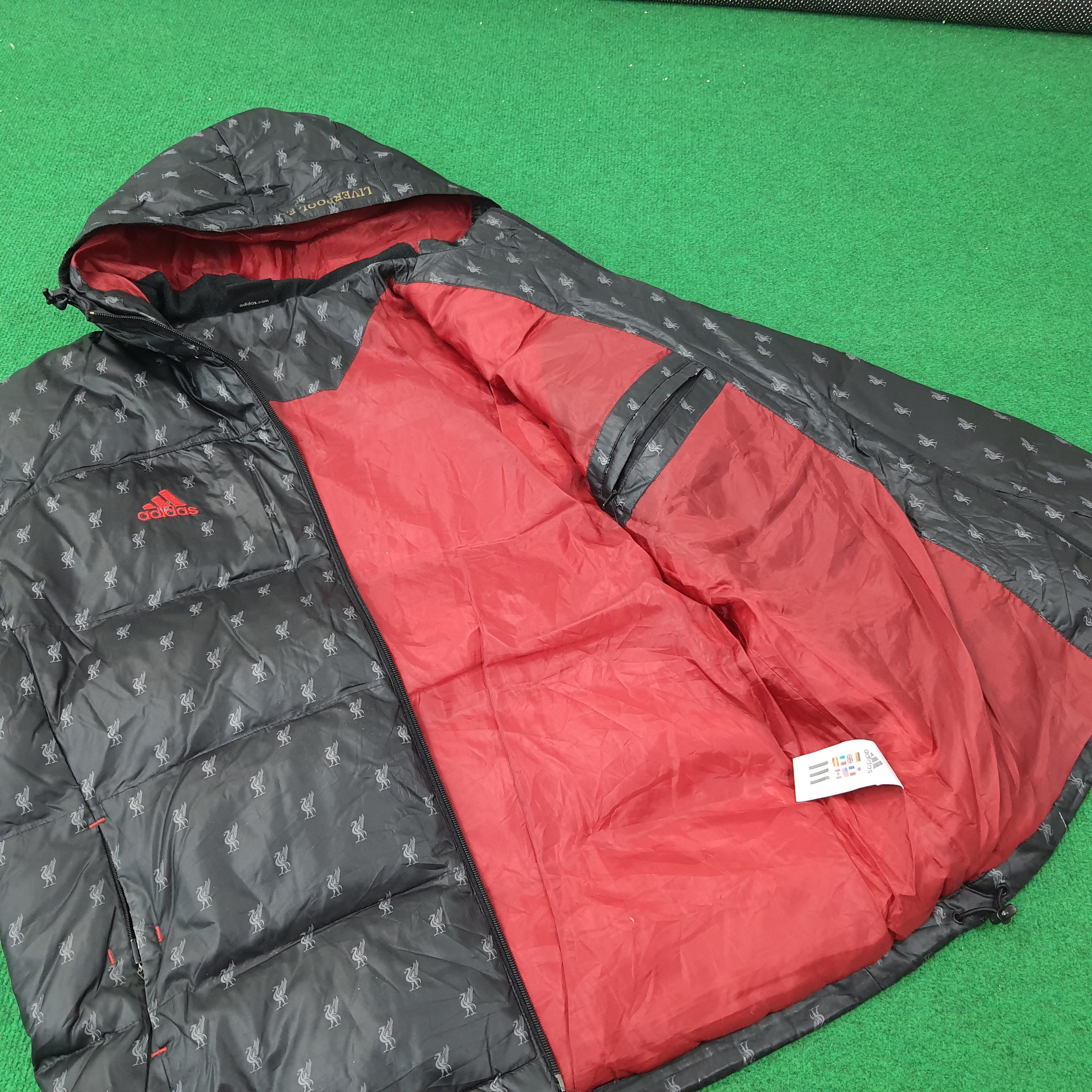 Adidas Vintage Adidas Liverpool F.C Puffer Jacket C262N5 Size US L / EU 52-54 / 3 - 10 Thumbnail