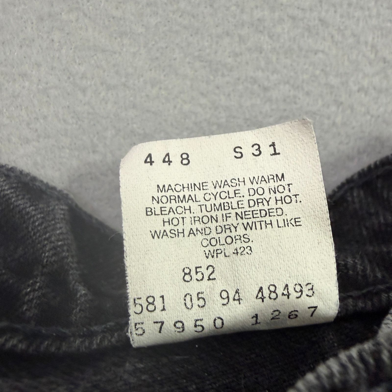 Levi's Vintage Levis 950 Jeans Size 1 Med (24x30) Relaxed Tapered Size 24" / US 00 / IT 34 - 4 Thumbnail