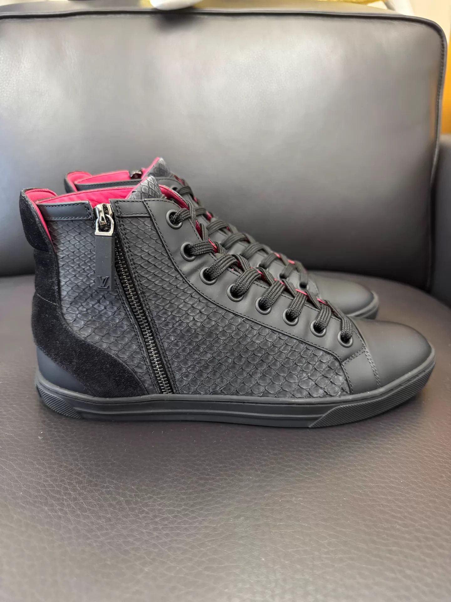 Louis Vuitton LV Black Python High-Top Sneaker Size 40 (New, Minor Wear) Size US 7 / EU 40 - 3 Thumbnail