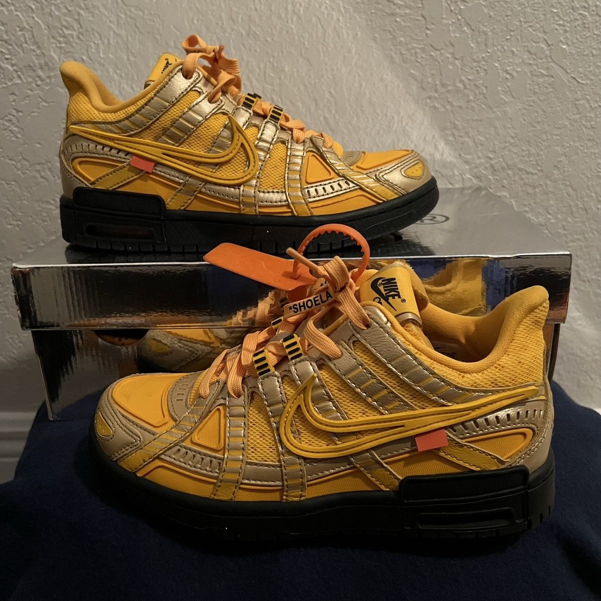 image of Nike Air Rubber Dunk Shoes in Gold, Men's (Size 5)