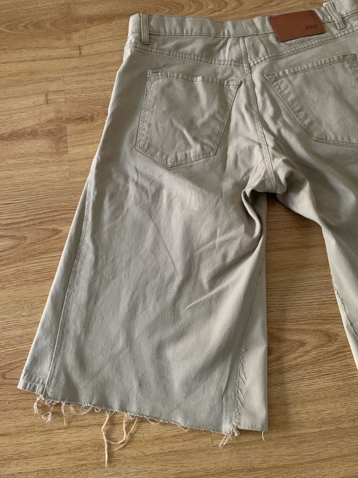 Hugo Boss × Vintage Wide Leg/Flared Khaki Shorts Size US 32 / EU 48 - 4 Thumbnail
