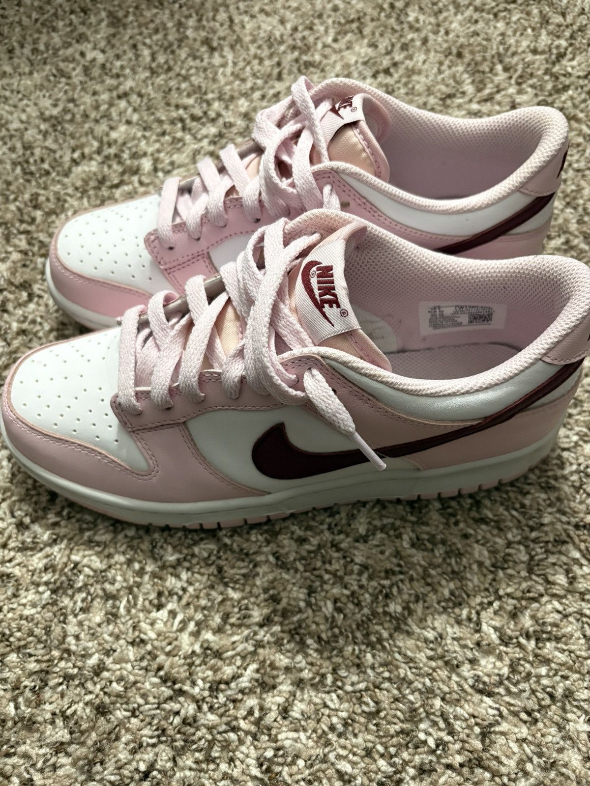 Nike Nike Dunk Low GS Pink Foam Size US 8.5 / IT 38.5 - 1 Thumbnail