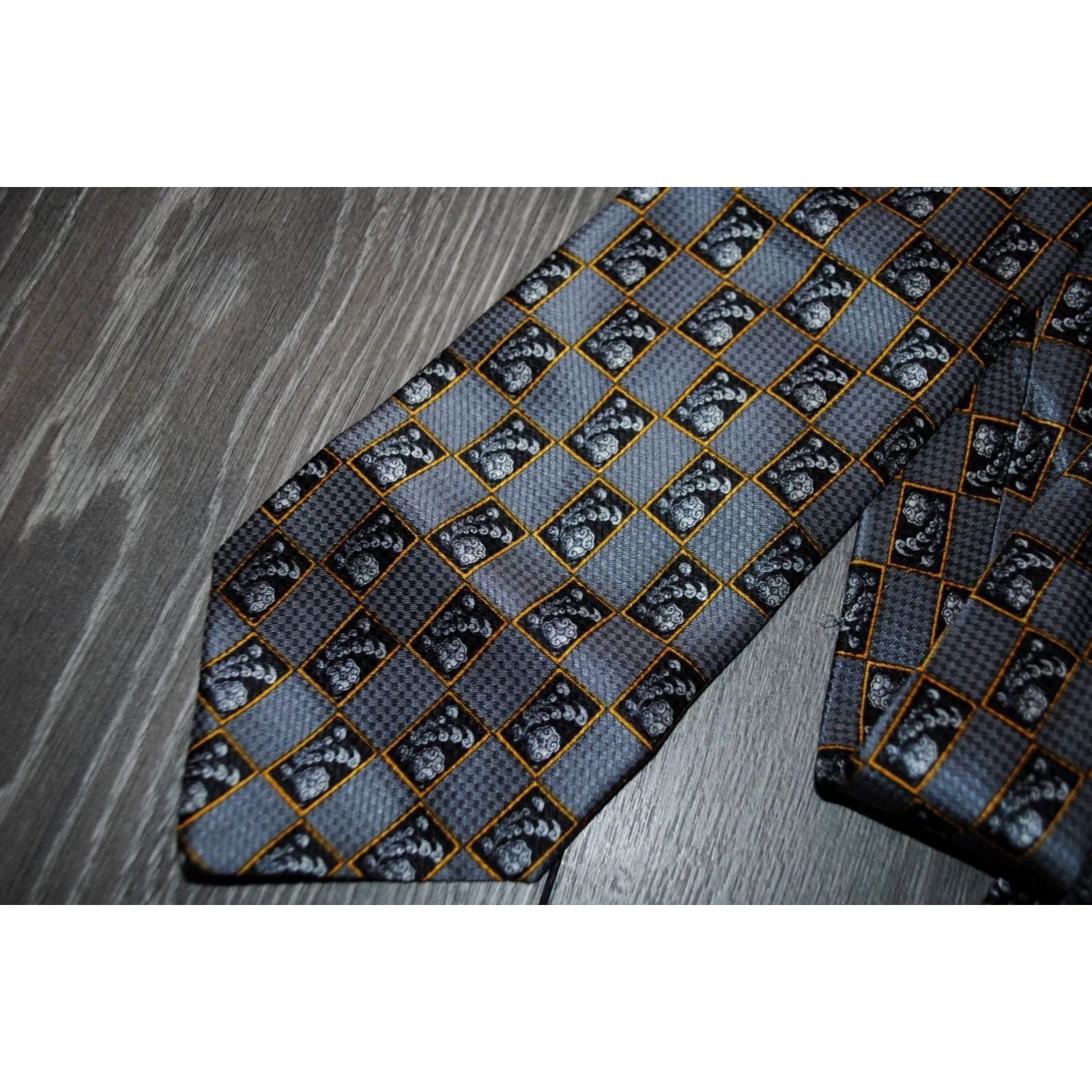 Versace VINTAGE GIANNI VERSACE CLASSIC V2 100% SETA SILK TIE GRAY GOLD CHECKED Size ONE SIZE - 2 Thumbnail
