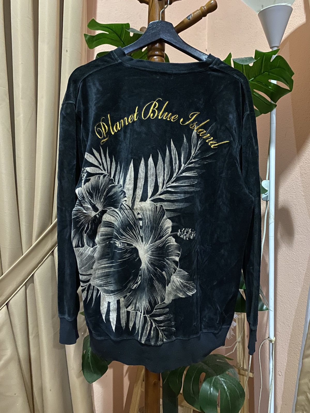 Japanese Brand Vintage Planet Blue Island Black Velour Tropical Hibiscus Size US L / EU 52-54 / 3 - 4 Thumbnail