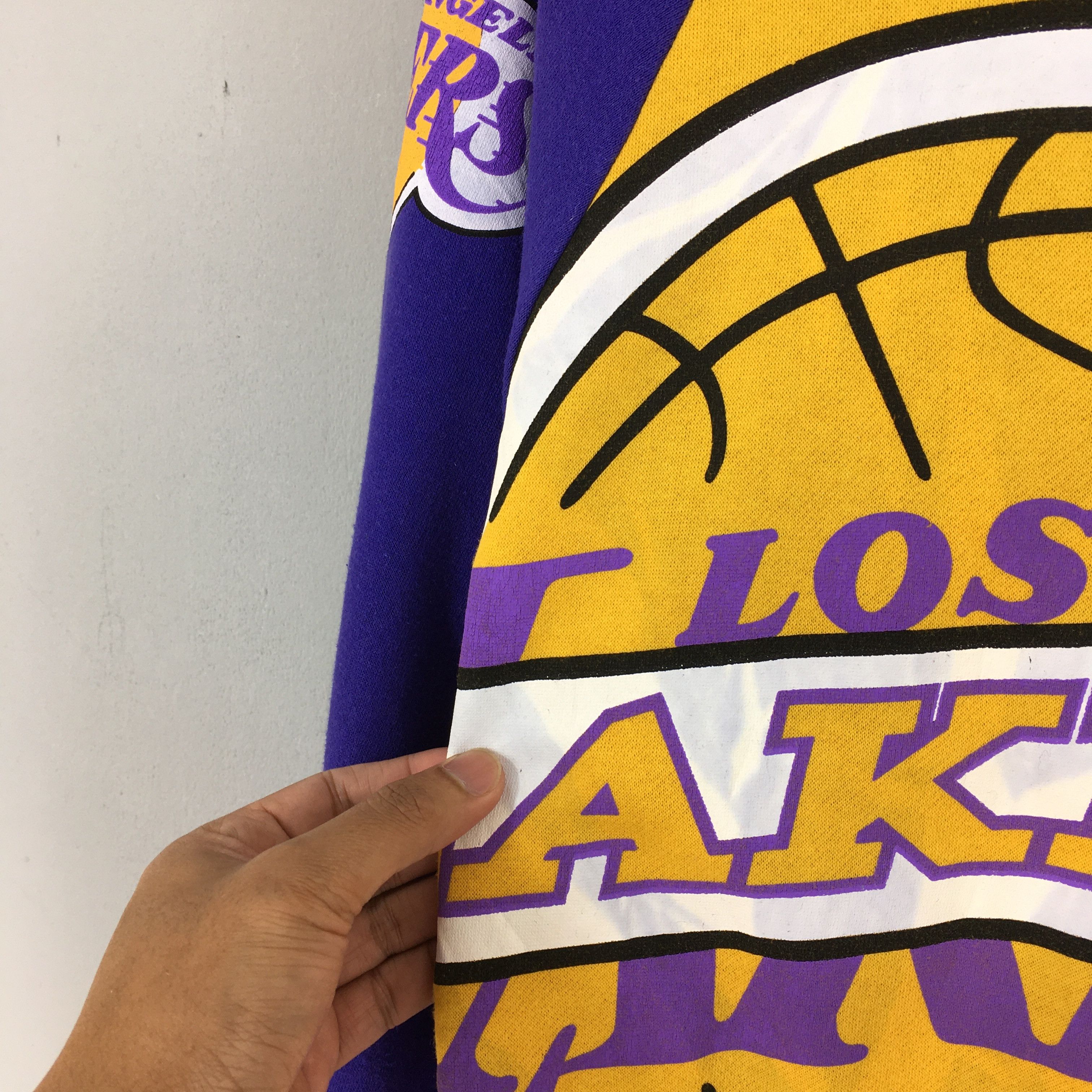 NBA × Vintage Vintage NBA Los Angeles Lakers Sweatshirt Medium Size US M / EU 48-50 / 2 - 7 Thumbnail