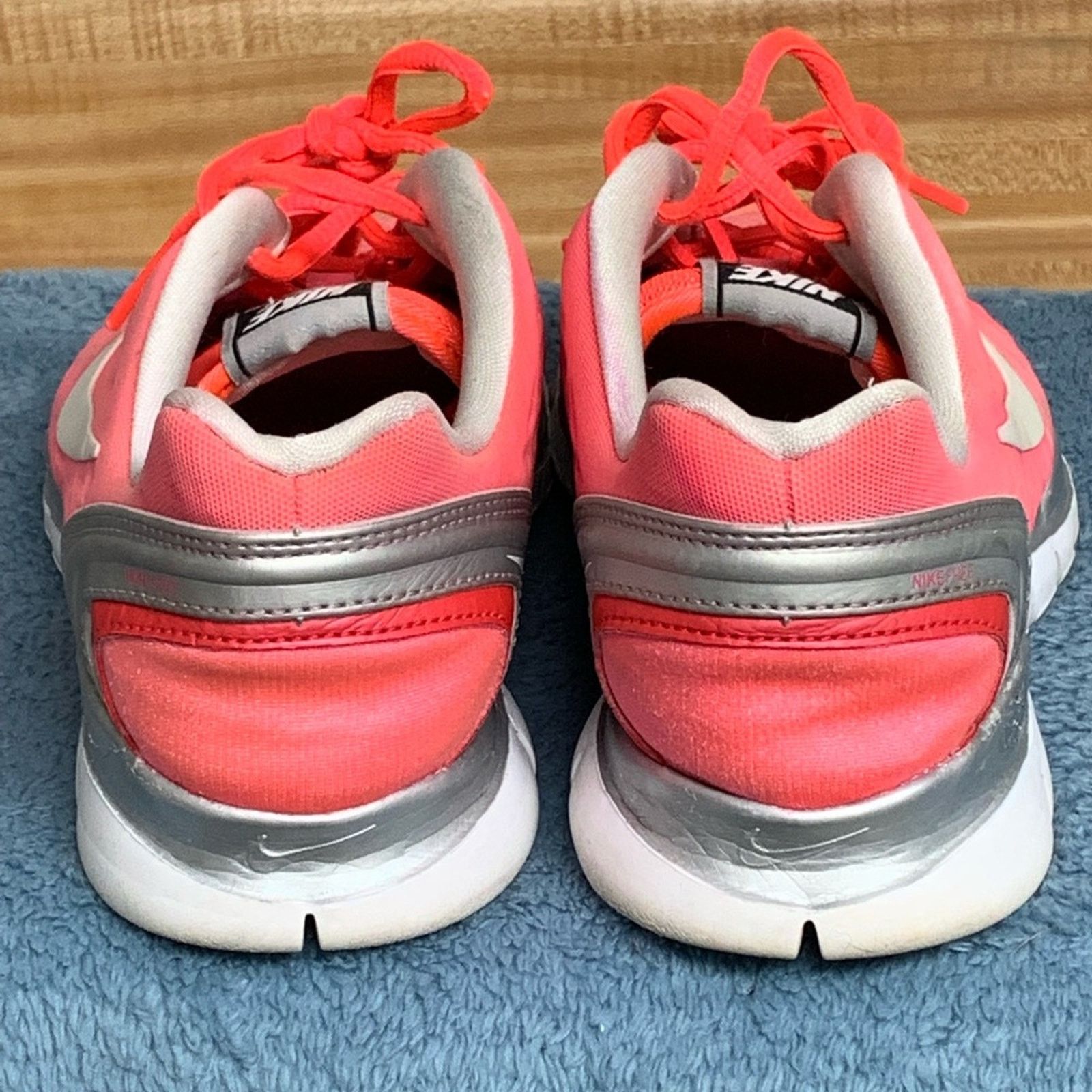 Nike NIKE FREE FIT 2 TRAINING SHOES PINK SIZE 7 GREAT CONDITION Size US 7 / IT 37 - 5 Thumbnail