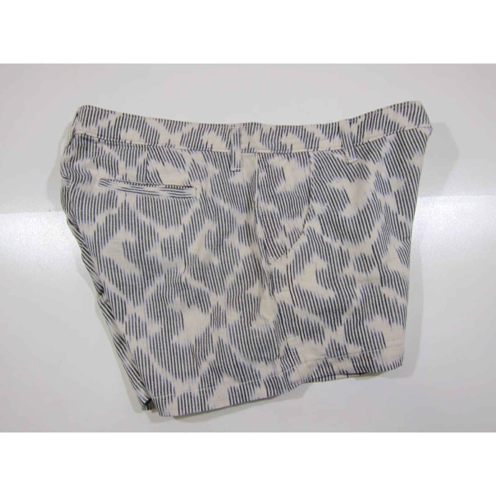 Lucky Brand Lucky Brand Blue White Batik Print 100% Cotton Casual Chino Shorts Women 31 Size 24" / US 00 / IT 34 - 8 Thumbnail