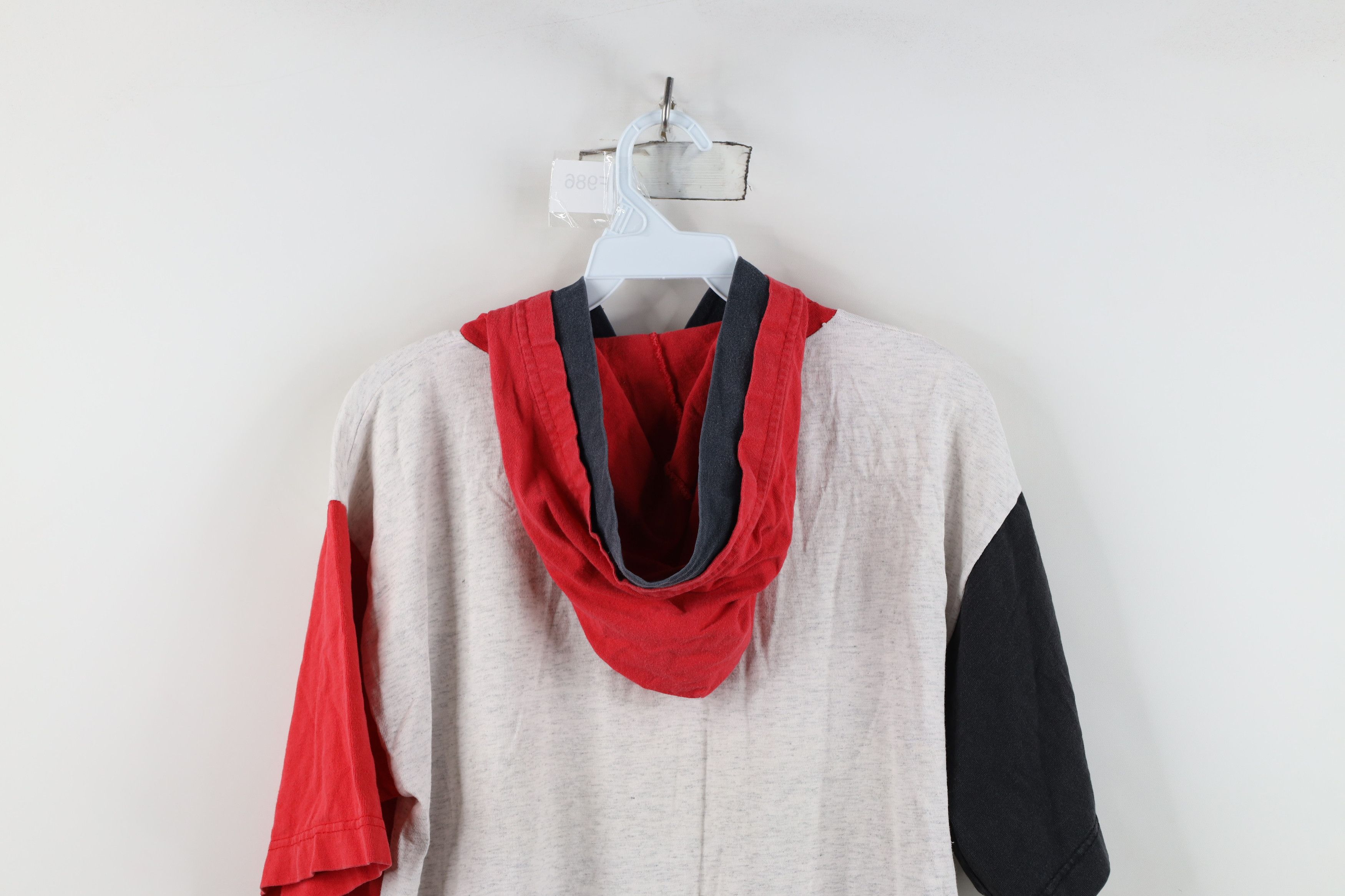 Vintage Vintage 90s Reds Baseball Short Sleeve Hooded T-Shirt USA Size US M / EU 48-50 / 2 - 16 Thumbnail