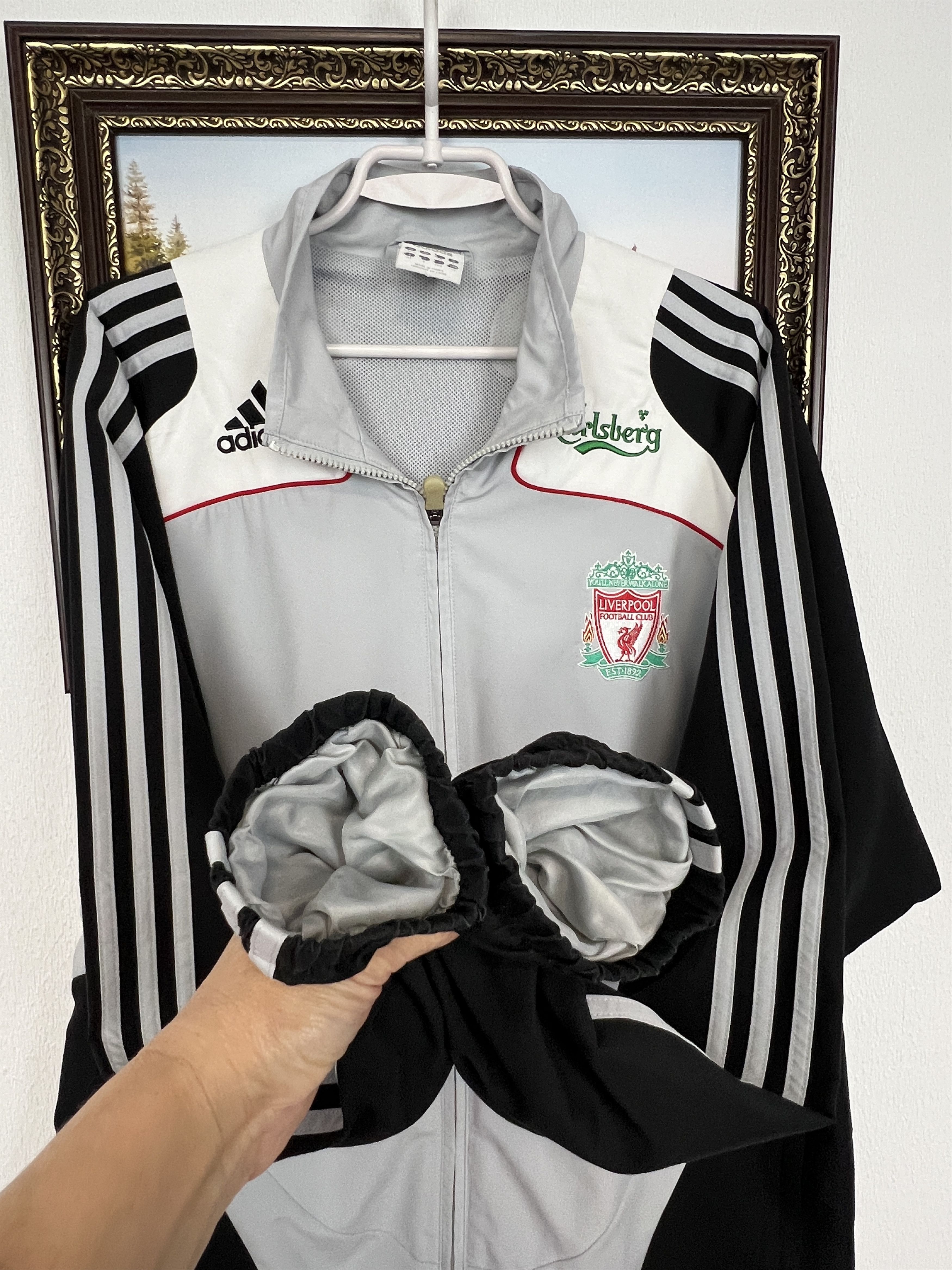 Adidas Vintage Adidas Liverpool Football Jacket Soccer Top YNWA Size US L / EU 52-54 / 3 - 7 Thumbnail