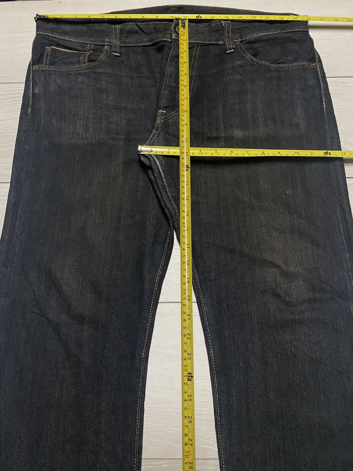 Undercover × Uniqlo Vintage Uniqlo Black Denim Selvedge Distressed Loose Jeans Size US 39 - 14 Thumbnail