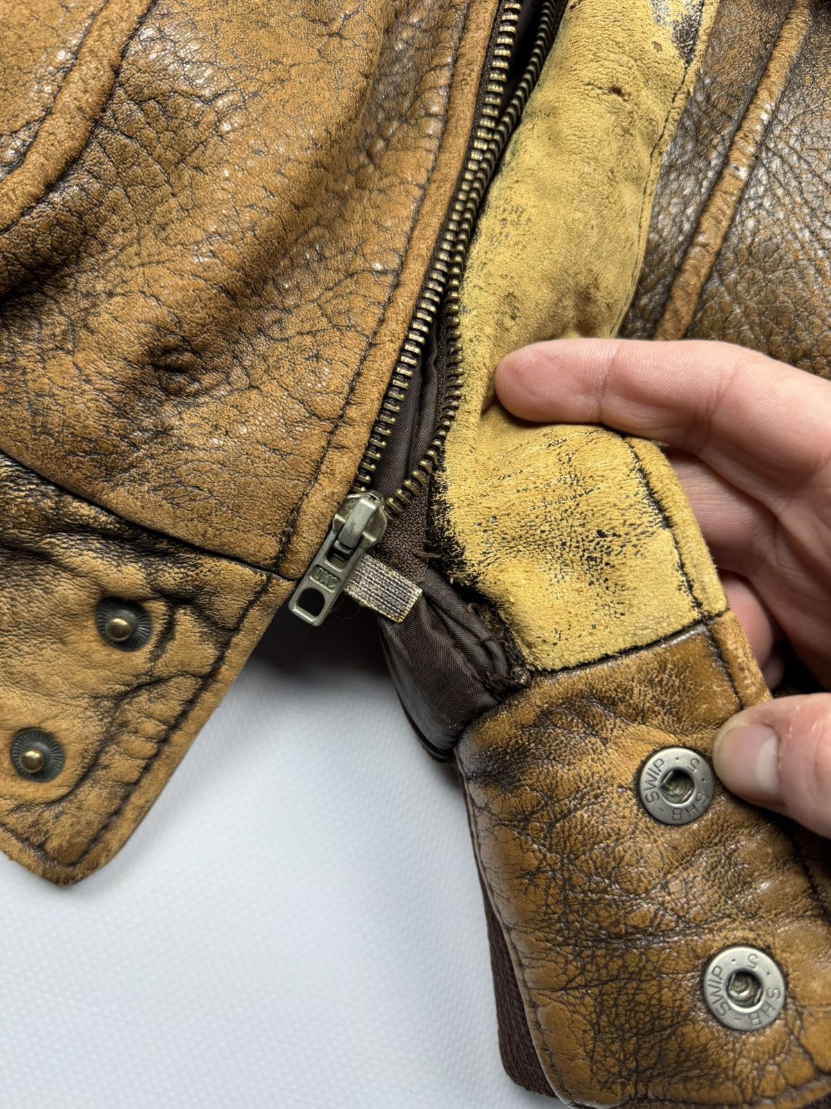 Vintage Vintage Top Gun Heavy Distressed Aviation Leather Jacket Size US L / EU 52-54 / 3 - 17 Thumbnail