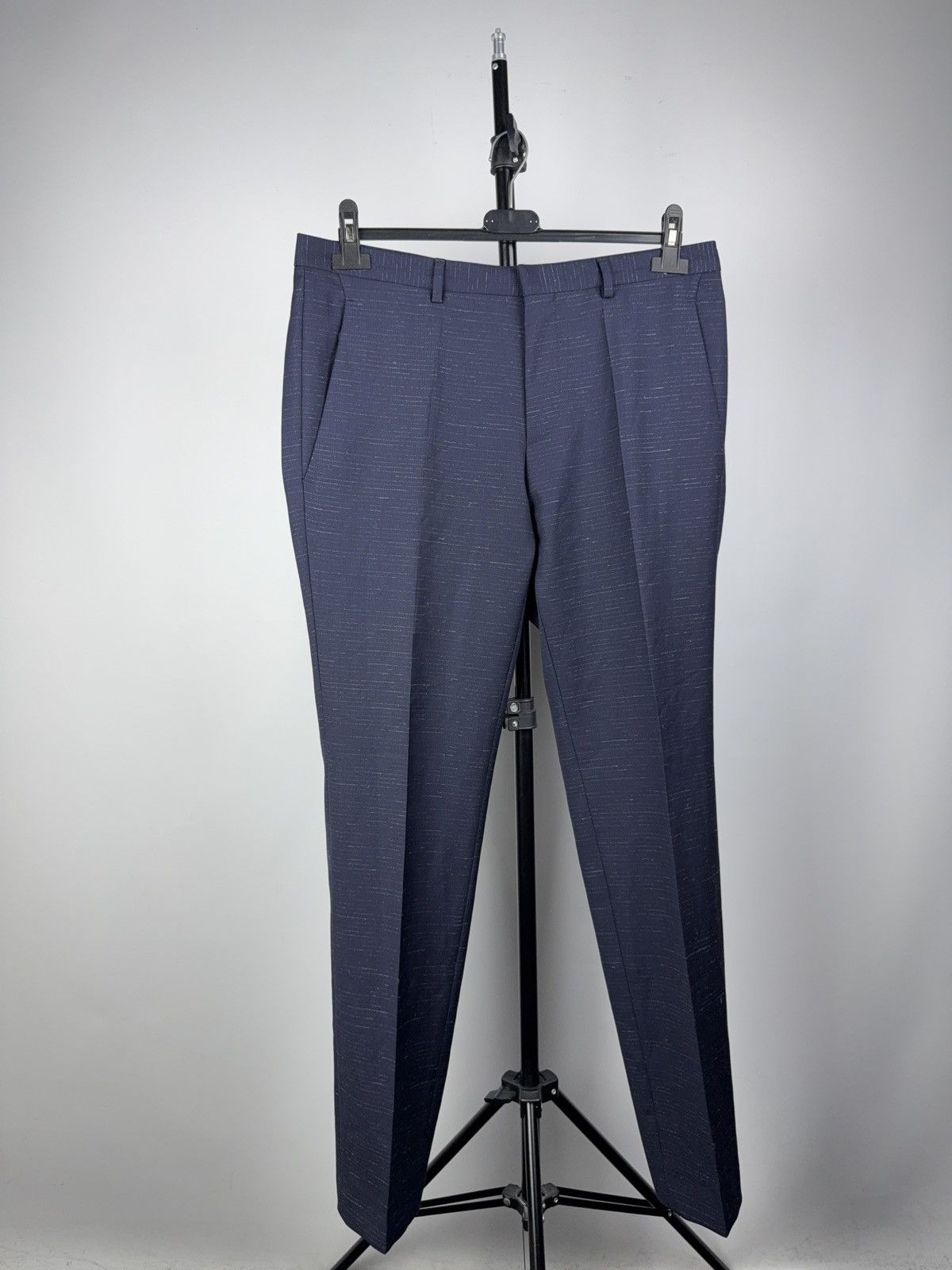 Hugo Boss Luxury 00s Hugo Boss Textured Formal Pants Navy Slim Dress Size US 32 / EU 48 - 2 Thumbnail
