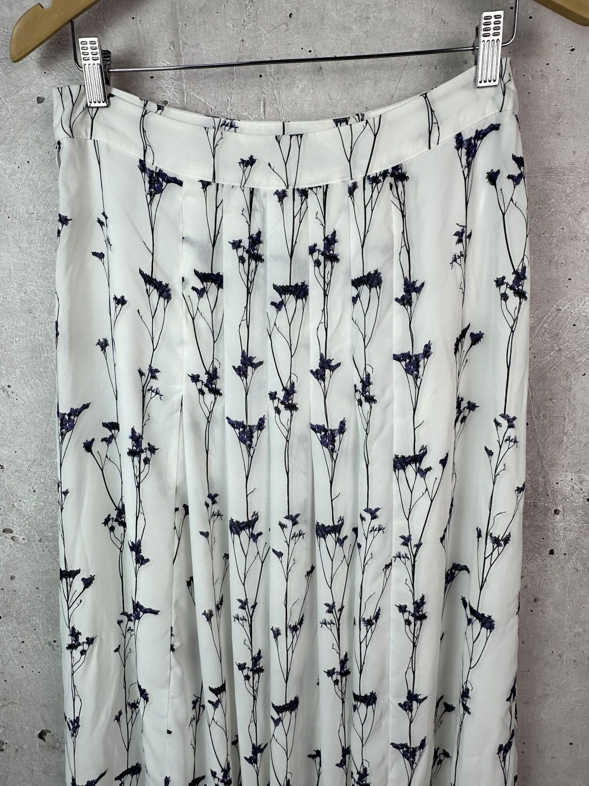 Reiss Reiss Aislin Print Flowers White Long Sleeve Shirt + Skirt Size S / US 4 / IT 40 - 15 Thumbnail