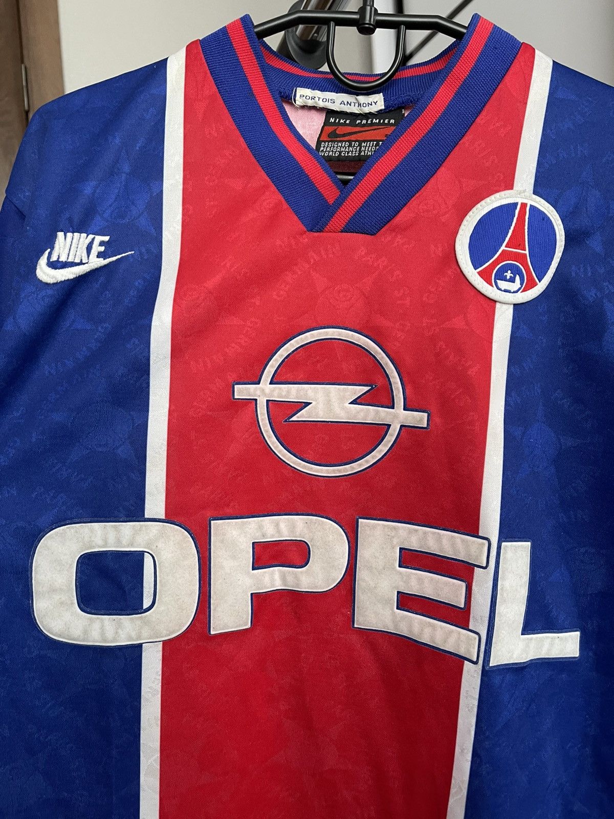 Nike 1995/1996 Nike Paris Saint Germain PSG Vintage Soccer Shirt Size US S / EU 44-46 / 1 - 6 Thumbnail