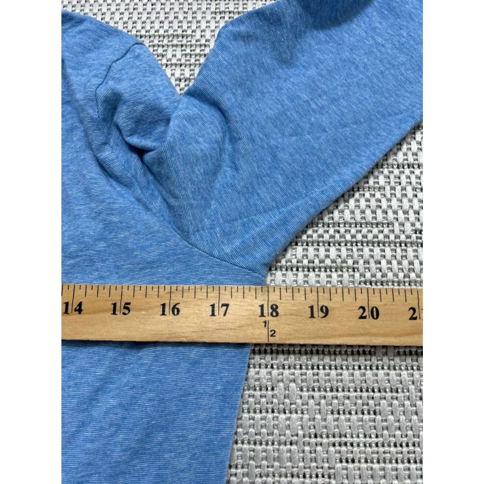 Vineyard Vines Vineyard Vines T Shirt Womens XS Edgartown Blue Whale Logo Nylon Stretch Hooded Size XS / US 0-2 / IT 36-38 - 7 Thumbnail