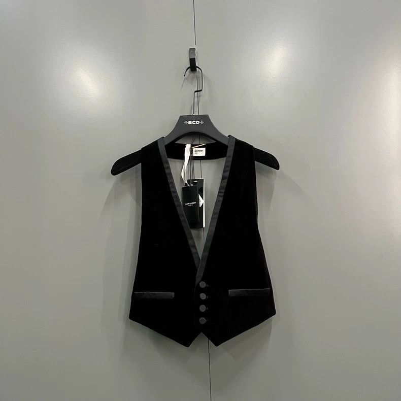 Saint Laurent Paris Saint Laurent Paris Saint Laurent Black Velvet Vest Size 3 Size US S / EU 44-46 / 1 - 1 Thumbnail