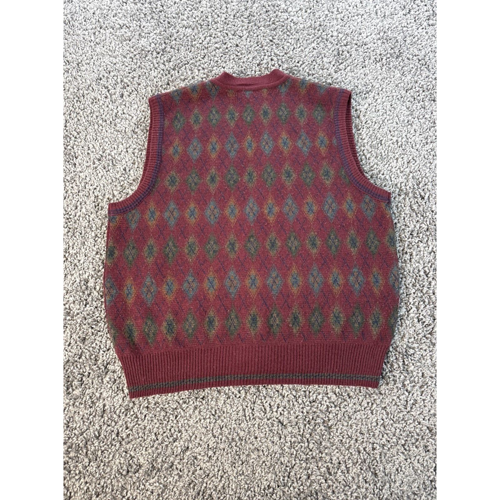 Alfani VINTAGE Alfani Vest Mens M Wool Argyle Vneck Maroon 90s Grandpa Old Money Wool Vest Kn“it”? Size US M / EU 48-50 / 2 - 5 Thumbnail