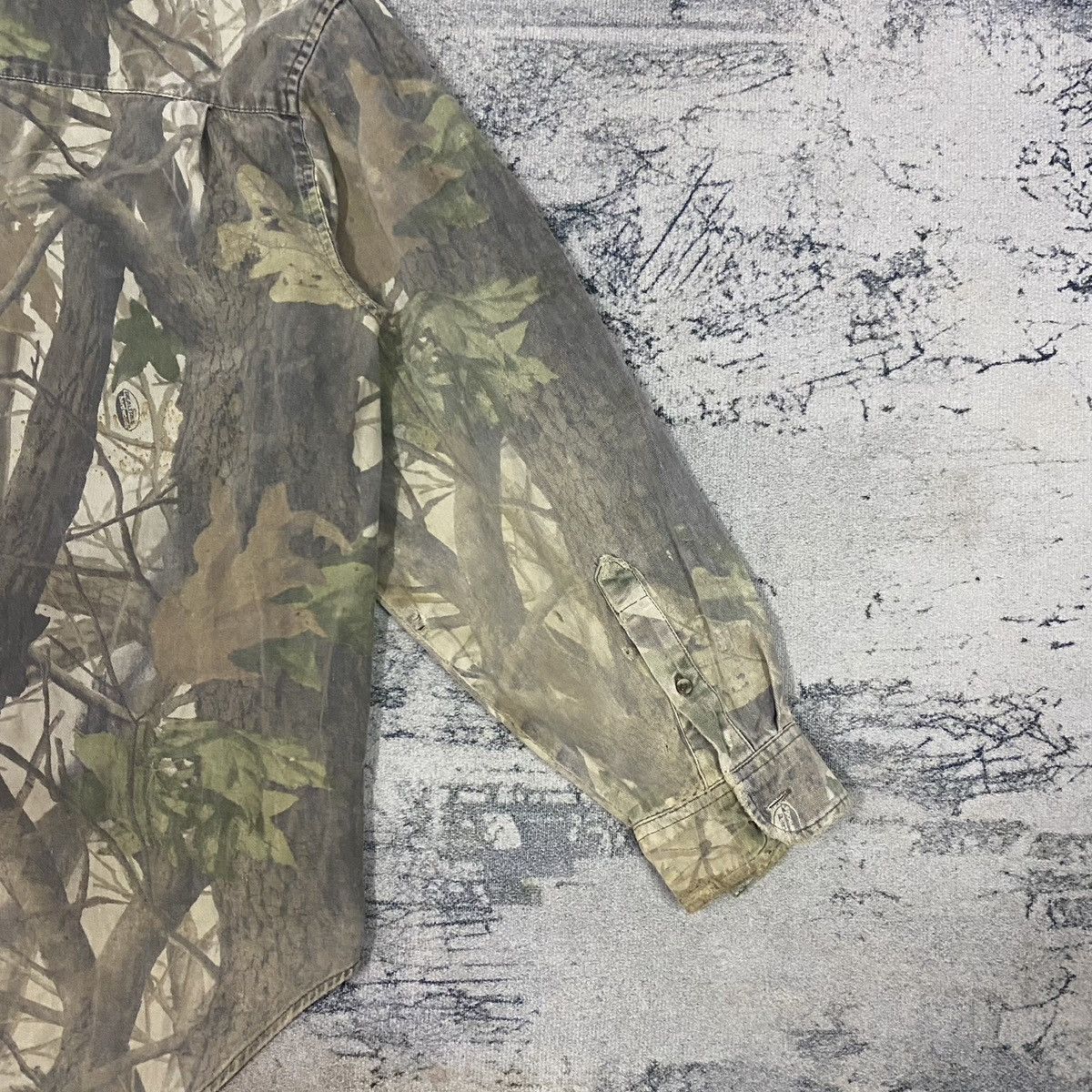 Japanese Brand × Realtree × Vintage Vintage Realtree Hardwoods by Duxbak Thrasher Button Up Size US XL / EU 56 / 4 - 14 Thumbnail